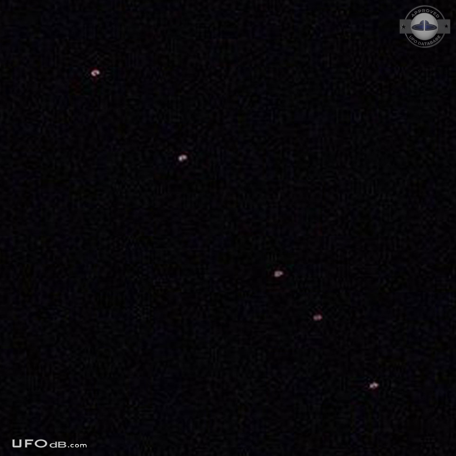 UFOs seen by several Marines over Camp Leatherneck, Afghanistan 2010 UFO Picture #490-2