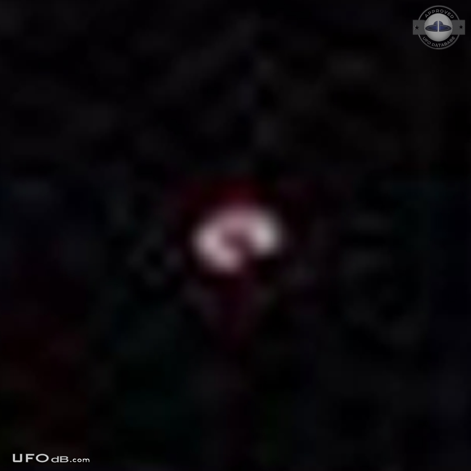 UFOs seen by several Marines over Camp Leatherneck, Afghanistan 2010 UFO Picture #490-4