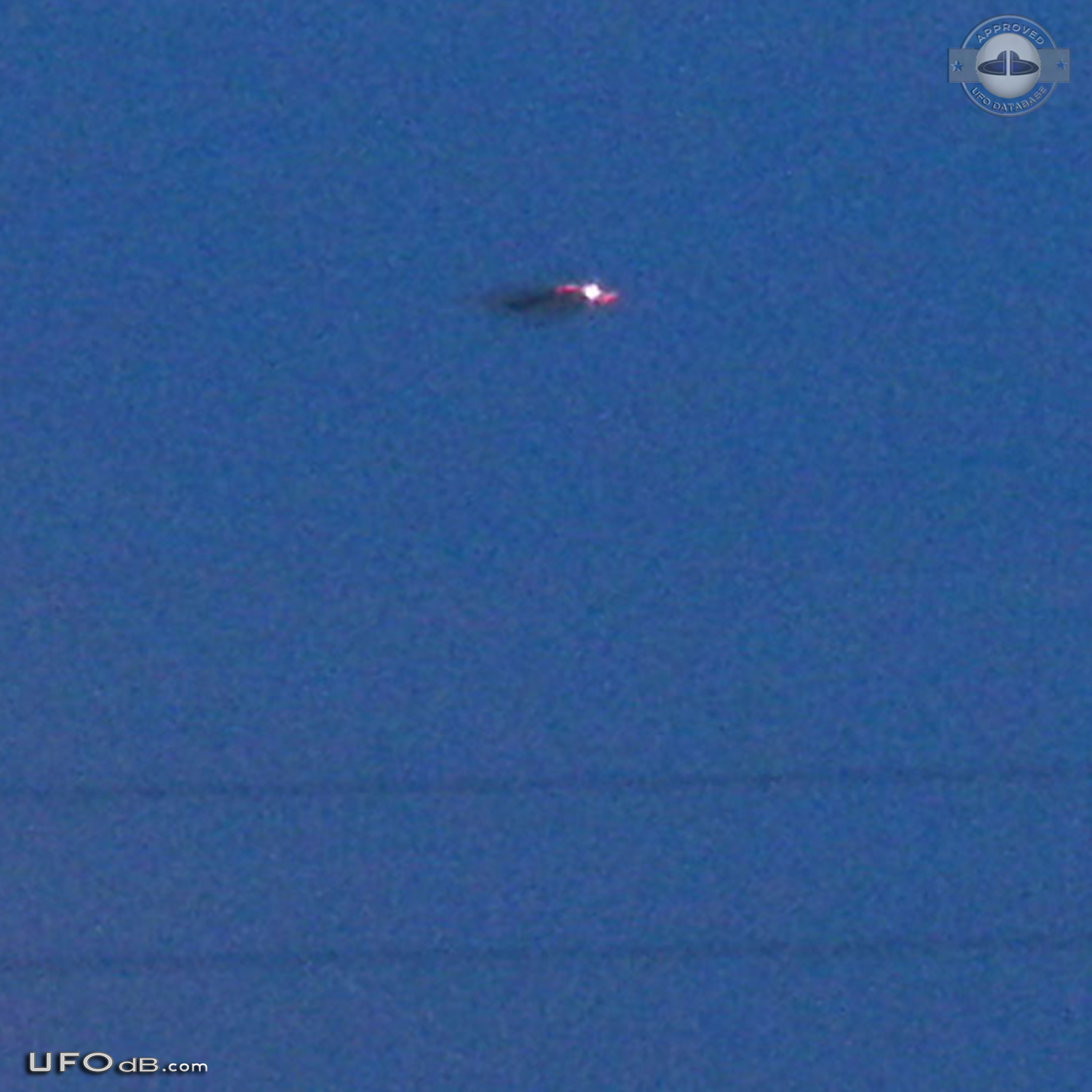 Full Moon Picture get a passing UFO in Venado Tuerto, Argentina 2009 UFO Picture #492-3