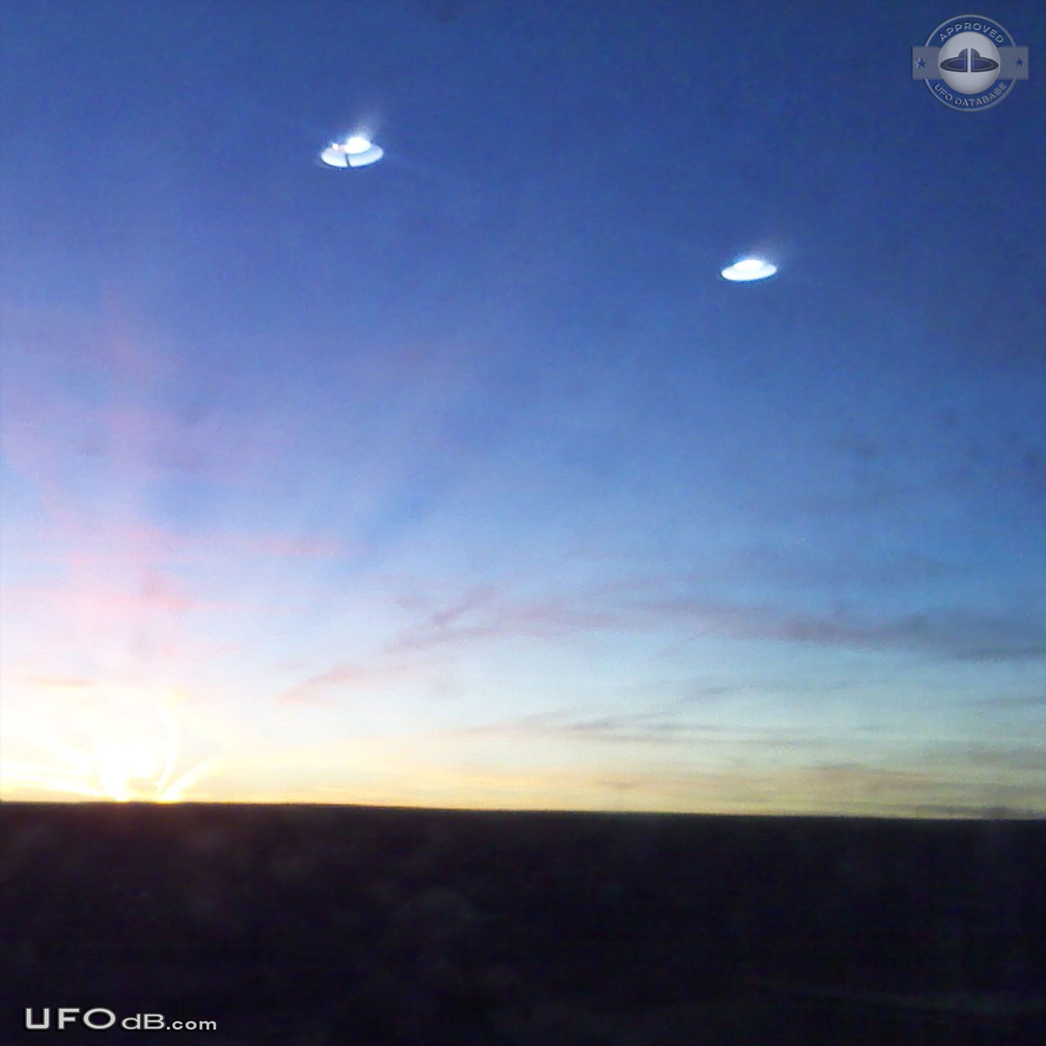 Two Saucer with dome UFOs caught on Picture in the Bahamas - 2012 UFO Picture #495-1