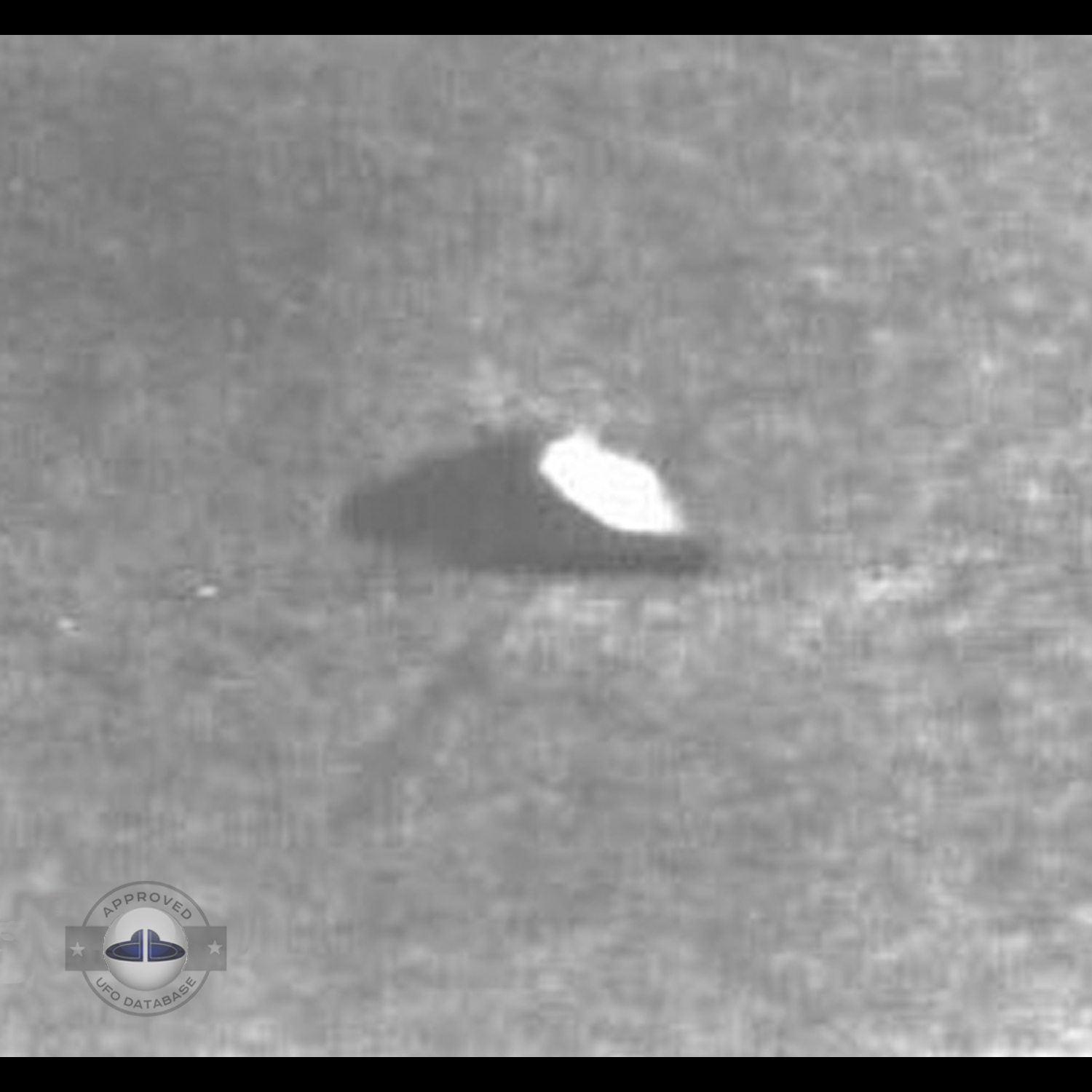 Dark grey UFO picture showing flying saucer near the city of Namur UFO Picture #50-2