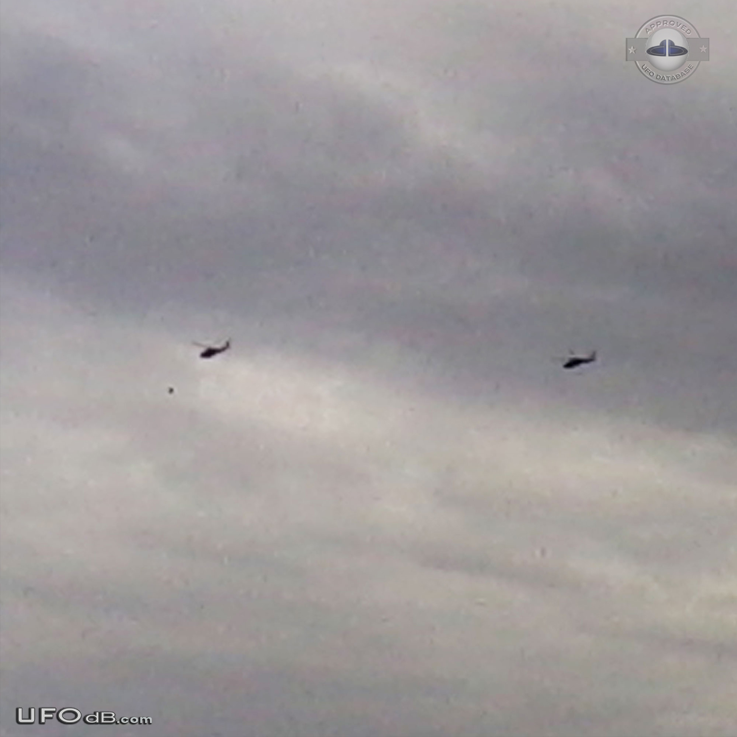 Incredible UFO sighting | 2 helicopters chasing saucer - Illinois 2012 UFO Picture #504-1