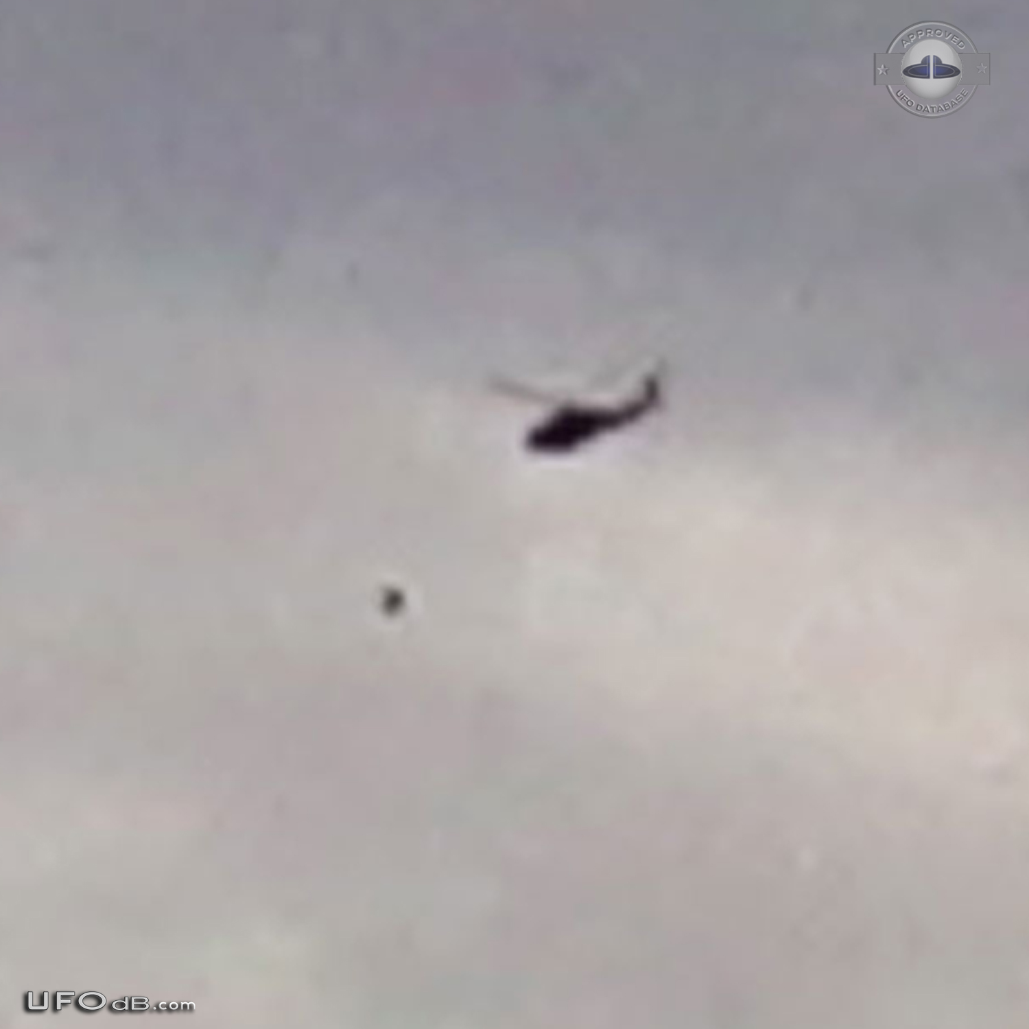 Incredible UFO sighting | 2 helicopters chasing saucer - Illinois 2012 UFO Picture #504-4