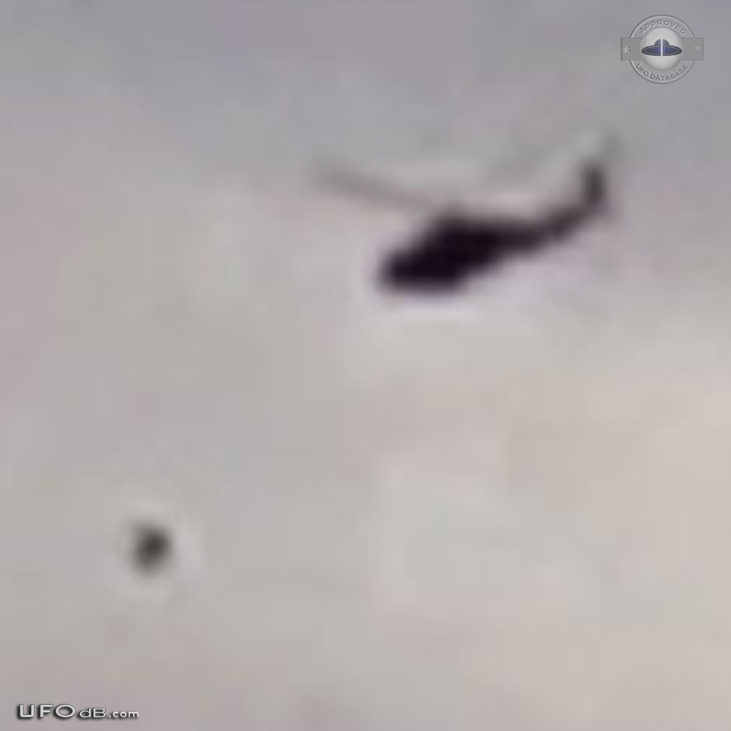 Incredible UFO sighting | 2 helicopters chasing saucer - Illinois 2012 UFO Picture #504-5