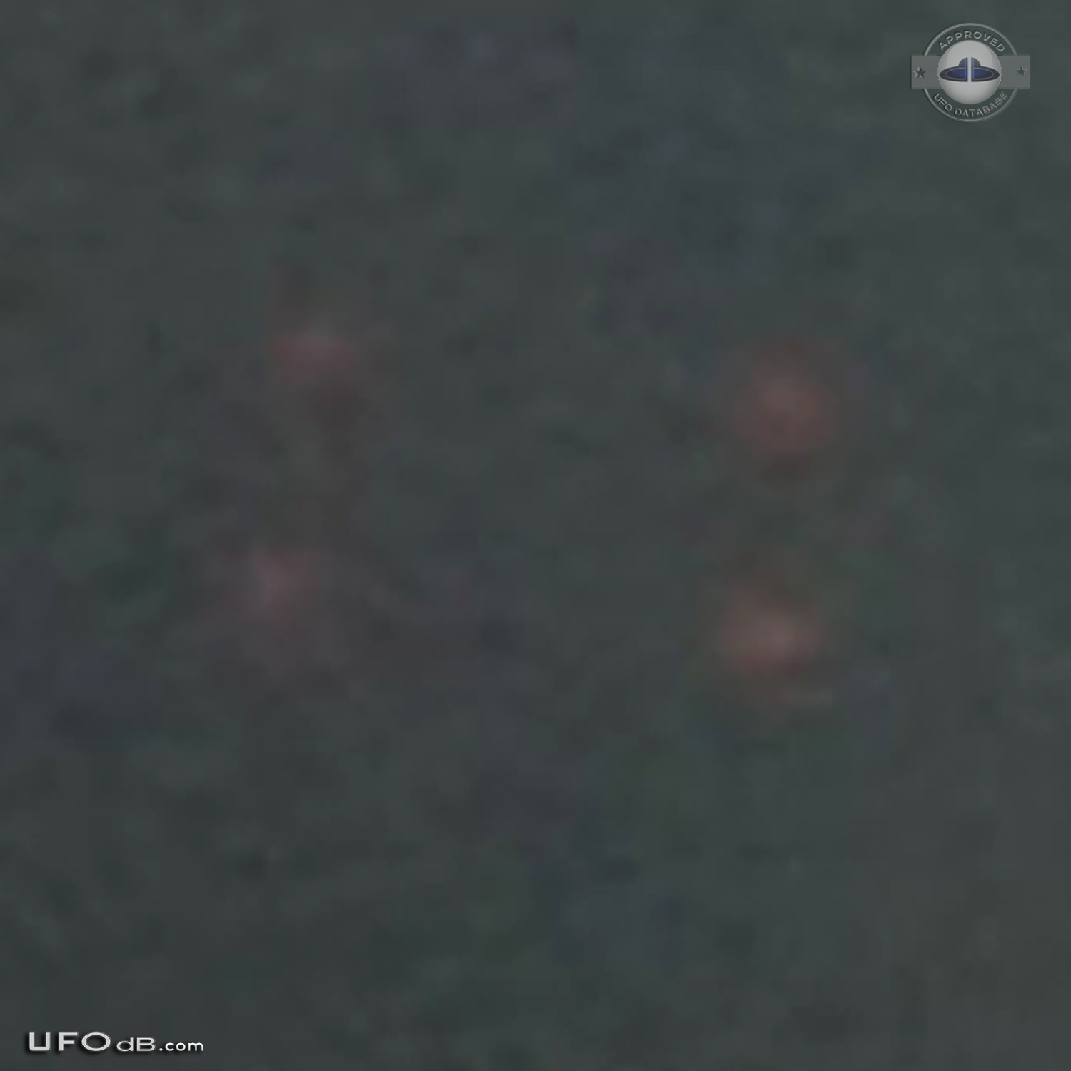 UFO made of 4 red dots in the grey sky of Bellmawr New Jersey USA 2012 UFO Picture #508-4