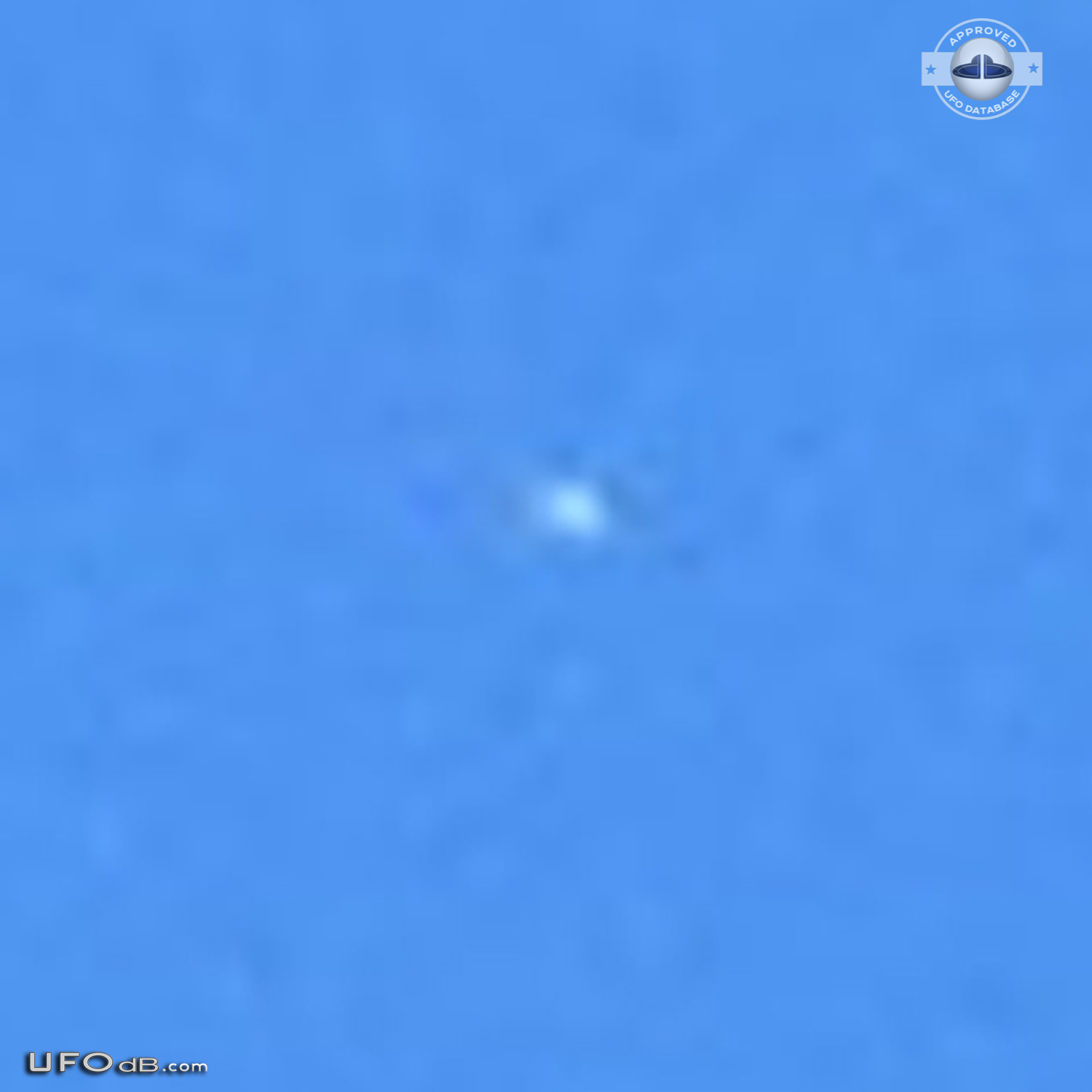 Circular Disk UFO over the Los Angeles State Historic Park CA USA 2012 UFO Picture #511-2