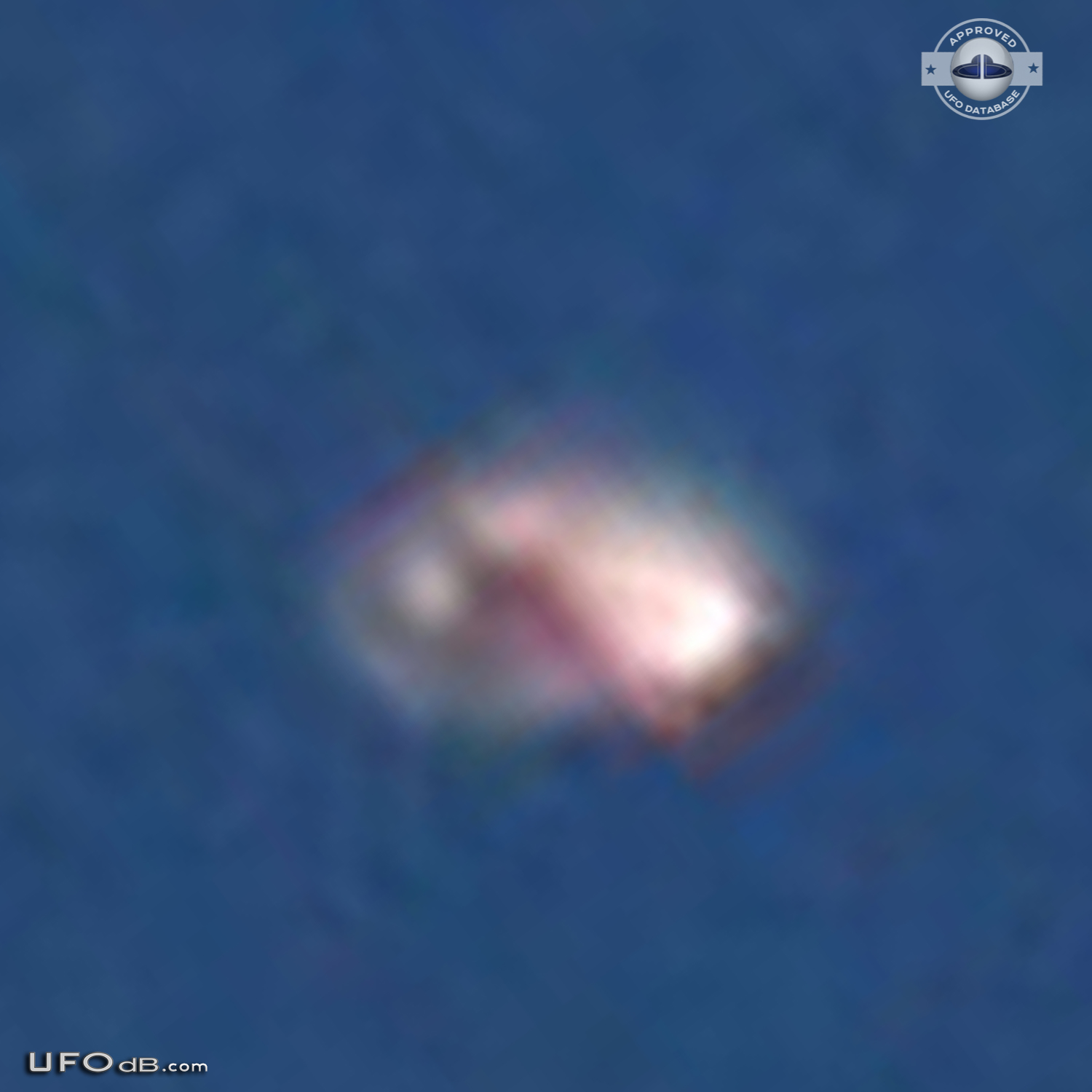 Very bright reflective UFO - Thousands Oaks California - pictures 2012 UFO Picture #516-5