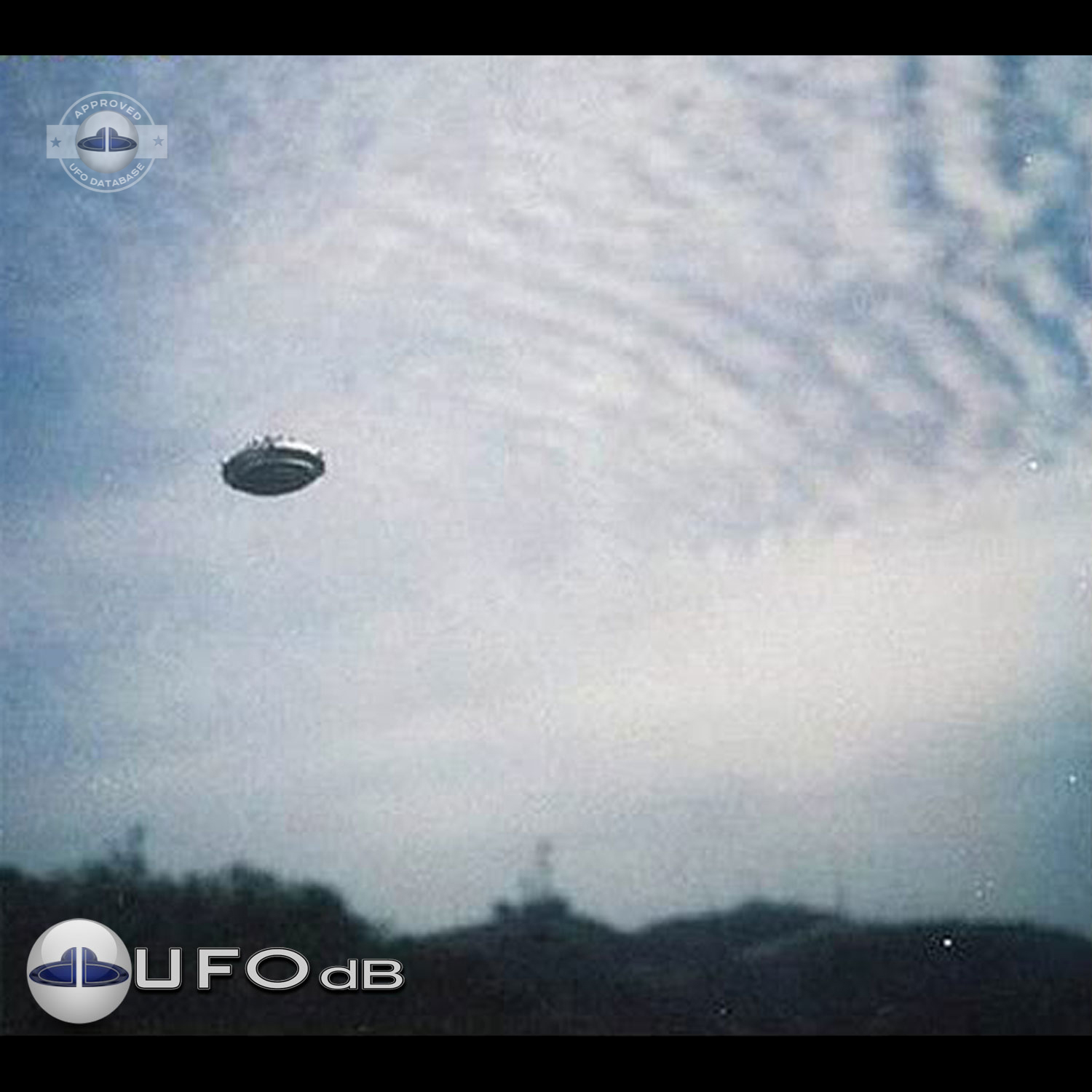Japan in 1970. Rare incredible UFO Picture with such details of UFO UFO Picture #52-1