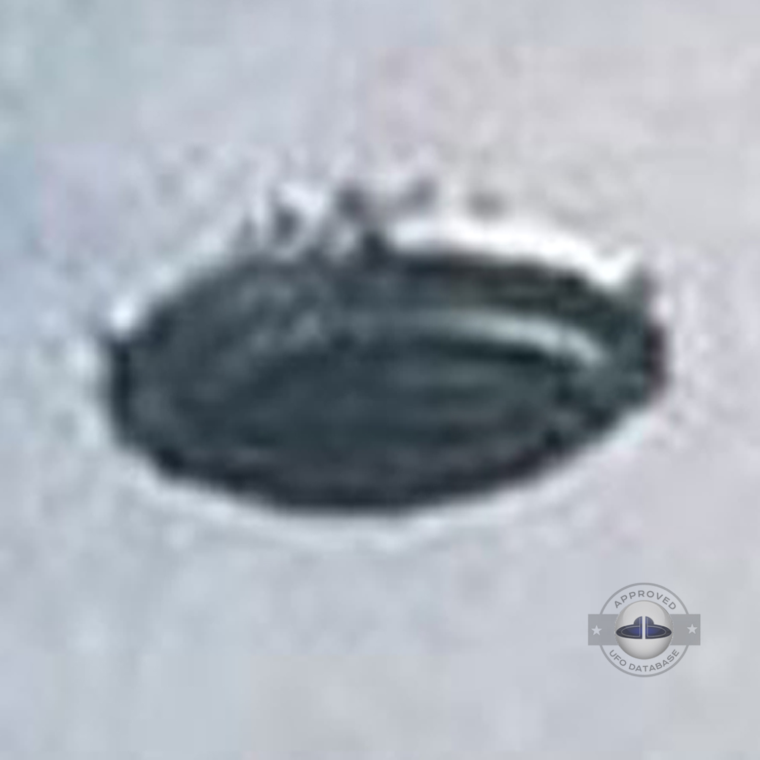Japan in 1970. Rare incredible UFO Picture with such details of UFO UFO Picture #52-5