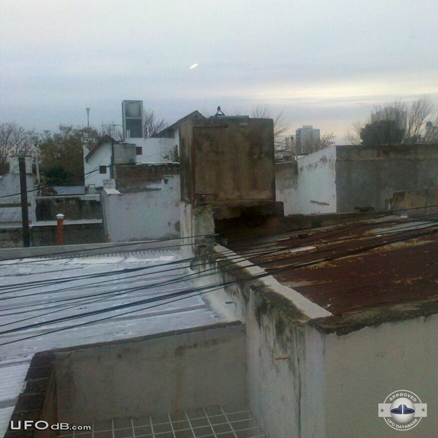 White Saucer UFO caught on photo in Bahia Blanca, Buenos Aires - 2012 UFO Picture #522-1
