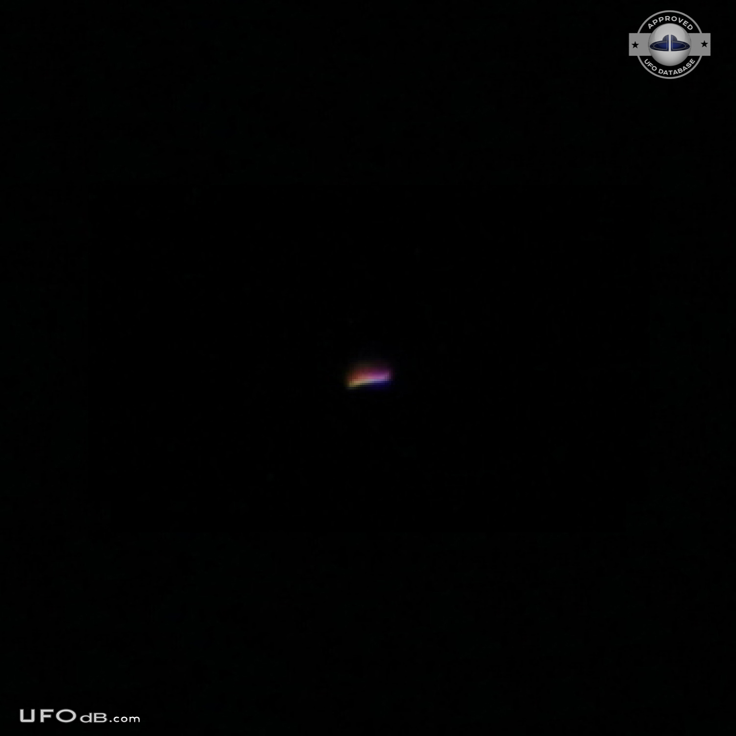Bright mufti-colored flashing pulsating UFO on pictures - Florida 2012 UFO Picture #524-3