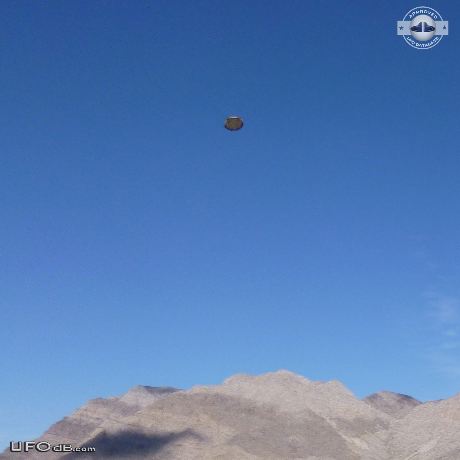 UFO saucer seen near Area 51 Black Mailbox near Rachel Nevada 2012 UFO Picture #526-2