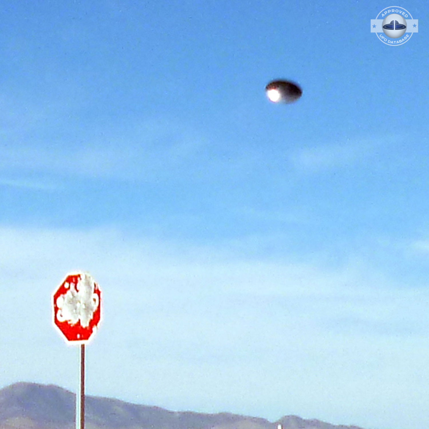 UFO saucer seen near Area 51 Black Mailbox near Rachel Nevada 2012 UFO Picture #526-4