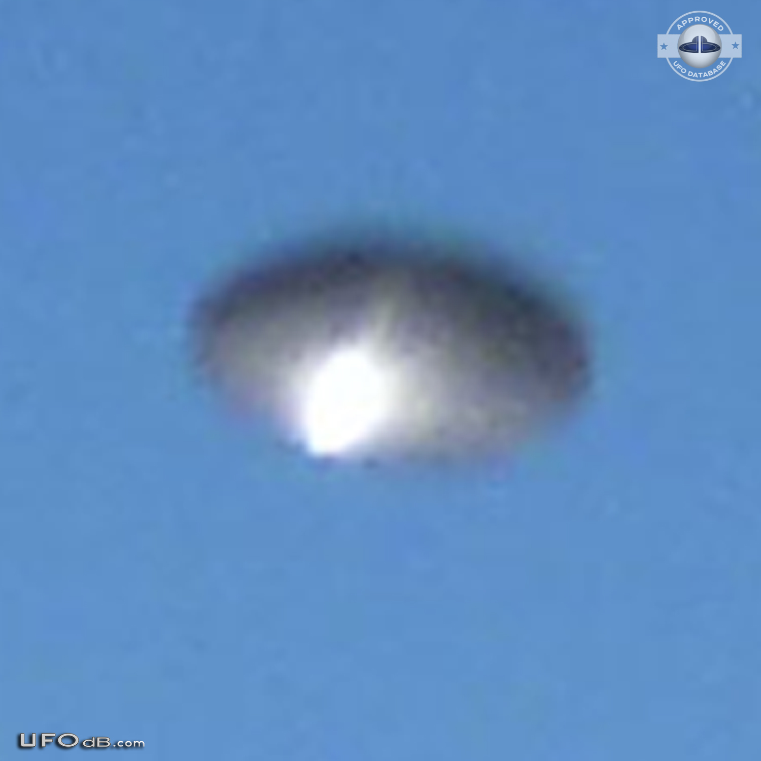 UFO saucer seen near Area 51 Black Mailbox near Rachel Nevada 2012 UFO Picture #526-8