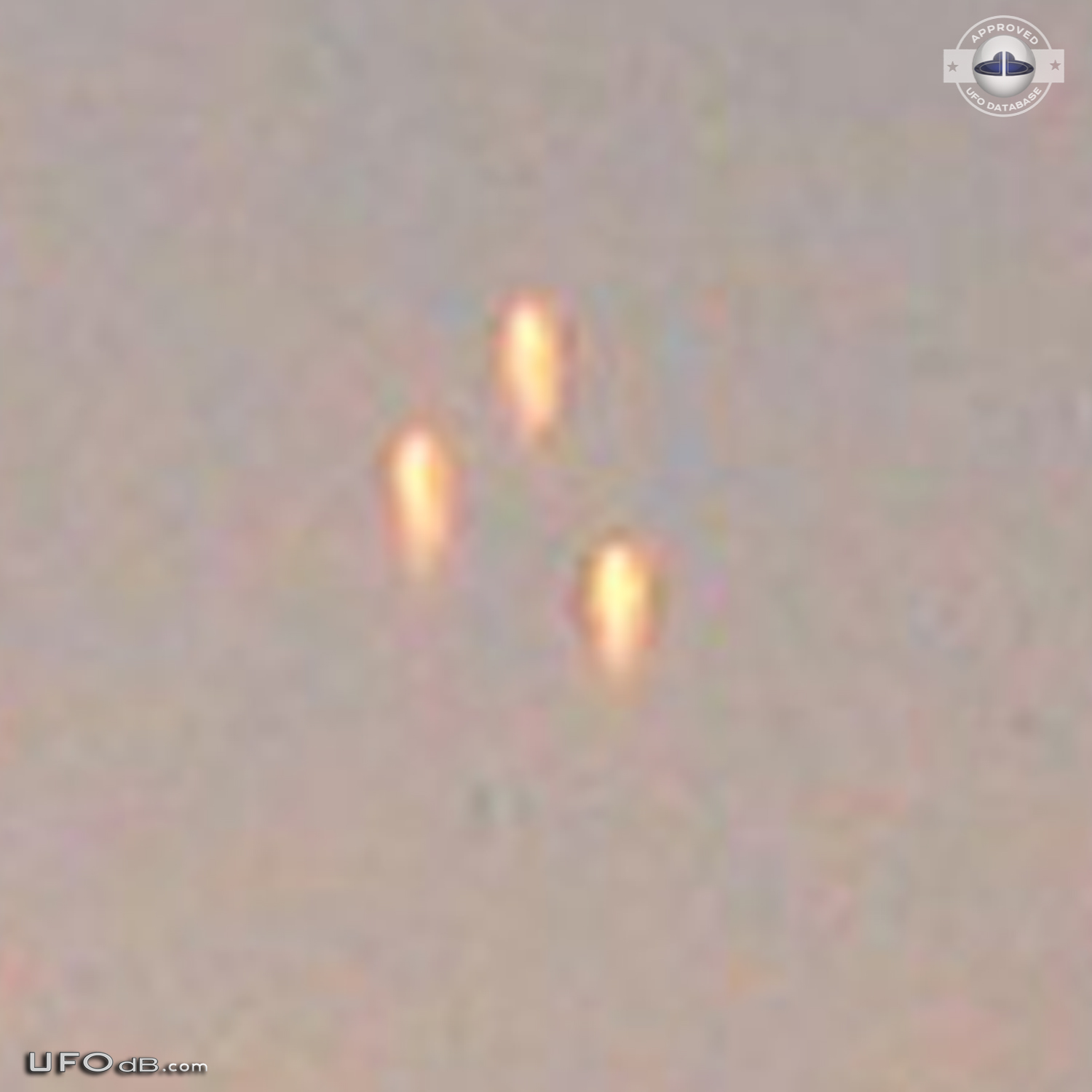 UFO orbs in Triangle formation over Nuclear plant in Pennsylvania 2012 UFO Picture #528-5