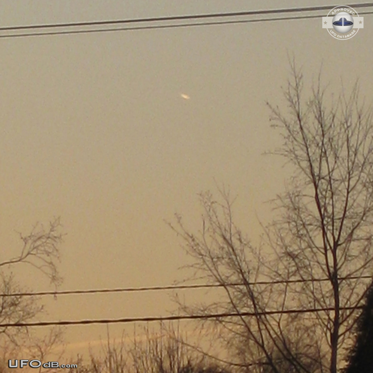 Slow Lonely cloud in clear sky is a UFO in Ostrobothnia Finland 2010 UFO Picture #529-2
