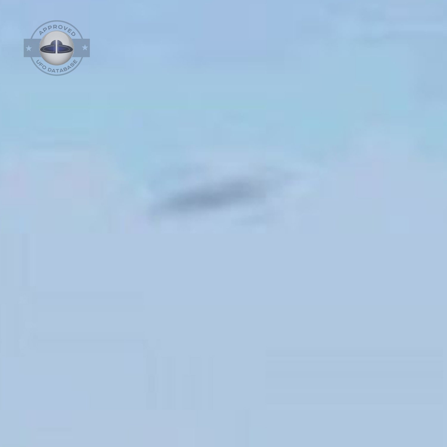 UFO picture taken in the Ica Region of Peru next to the Nazca region UFO Picture #53-5