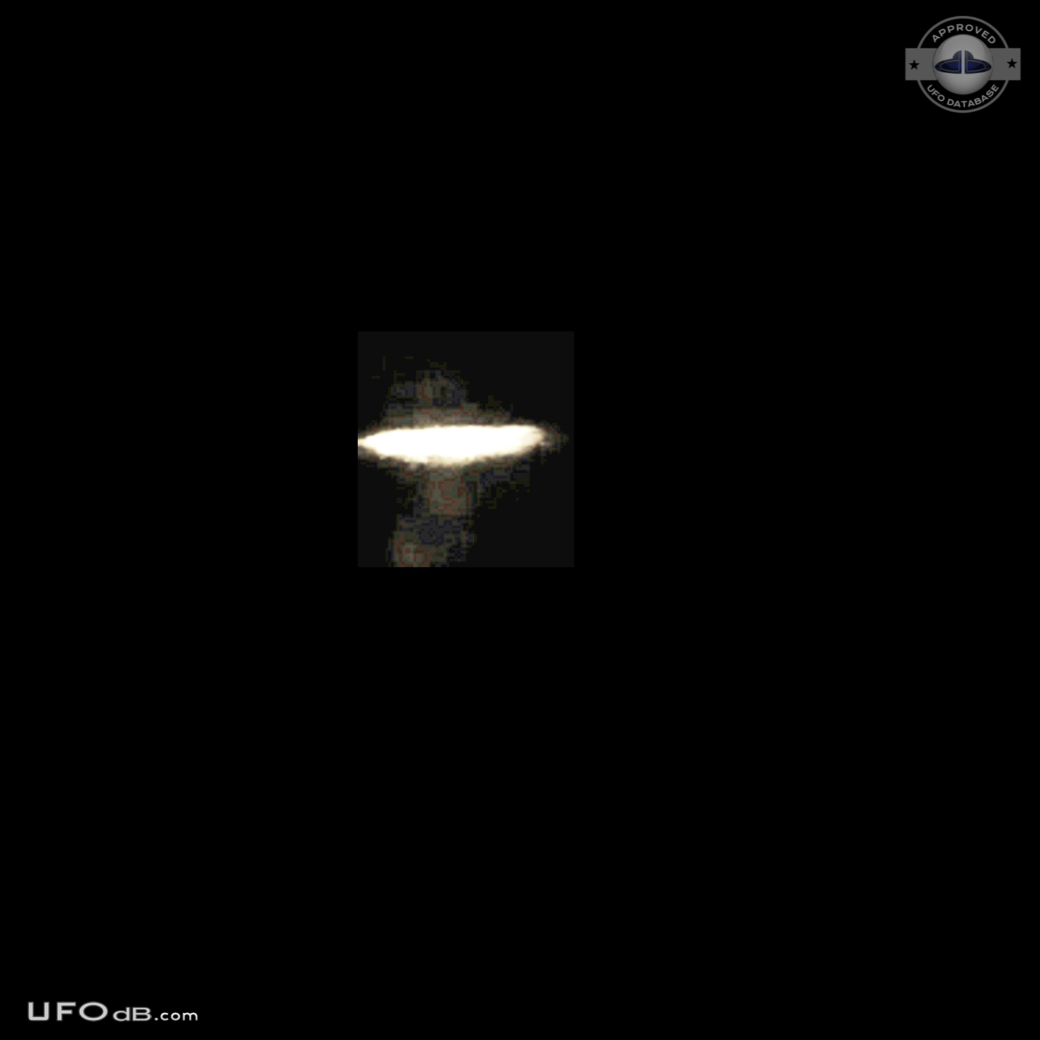 Explosive burst of light in sky with saucer UFO - Kingman Arizona 2012 UFO Picture #538-1