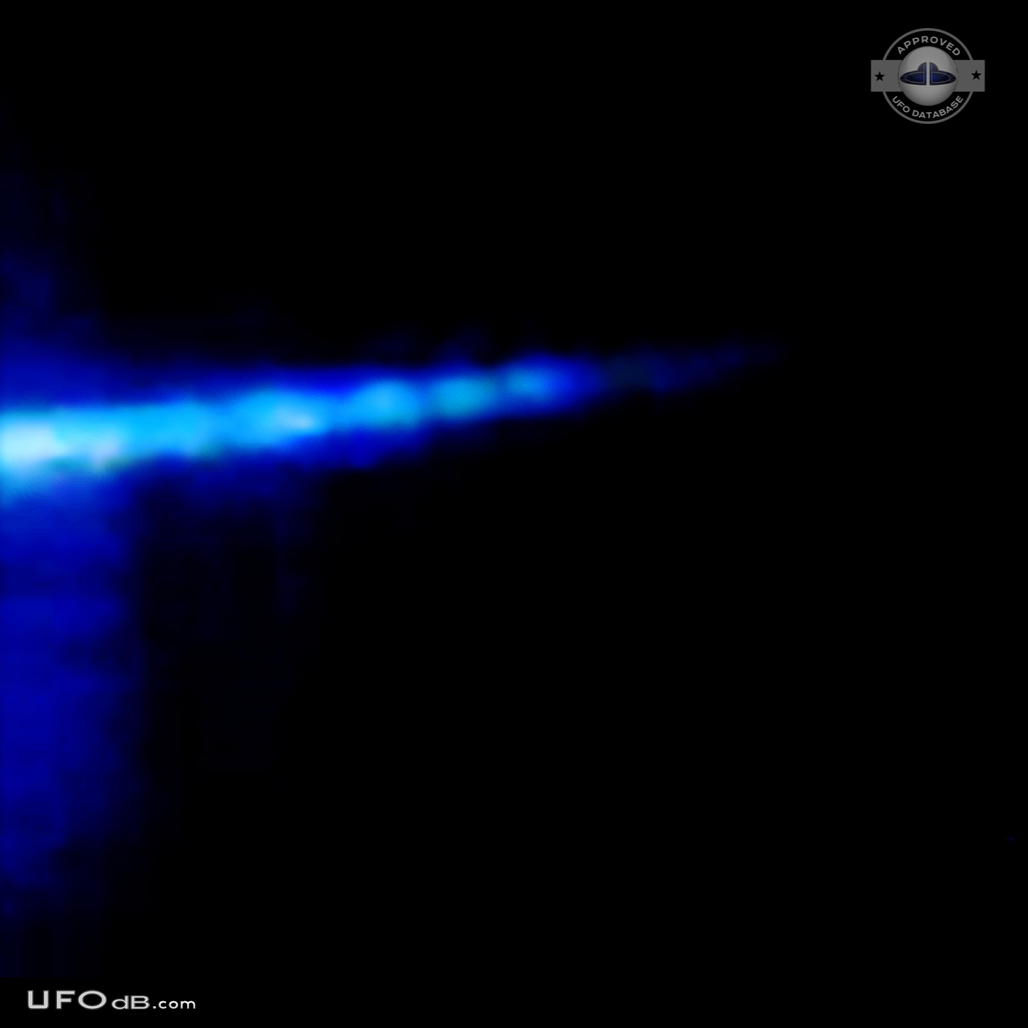 Explosive burst of light in sky with saucer UFO - Kingman Arizona 2012 UFO Picture #538-3