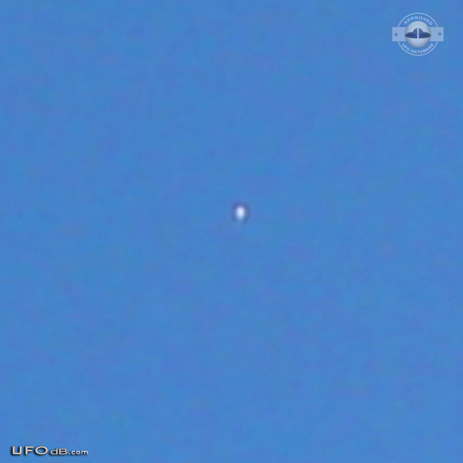 Daytime Spherical UFO UK East London, 2010-07-09, Clear Weather UFO Picture #540-3