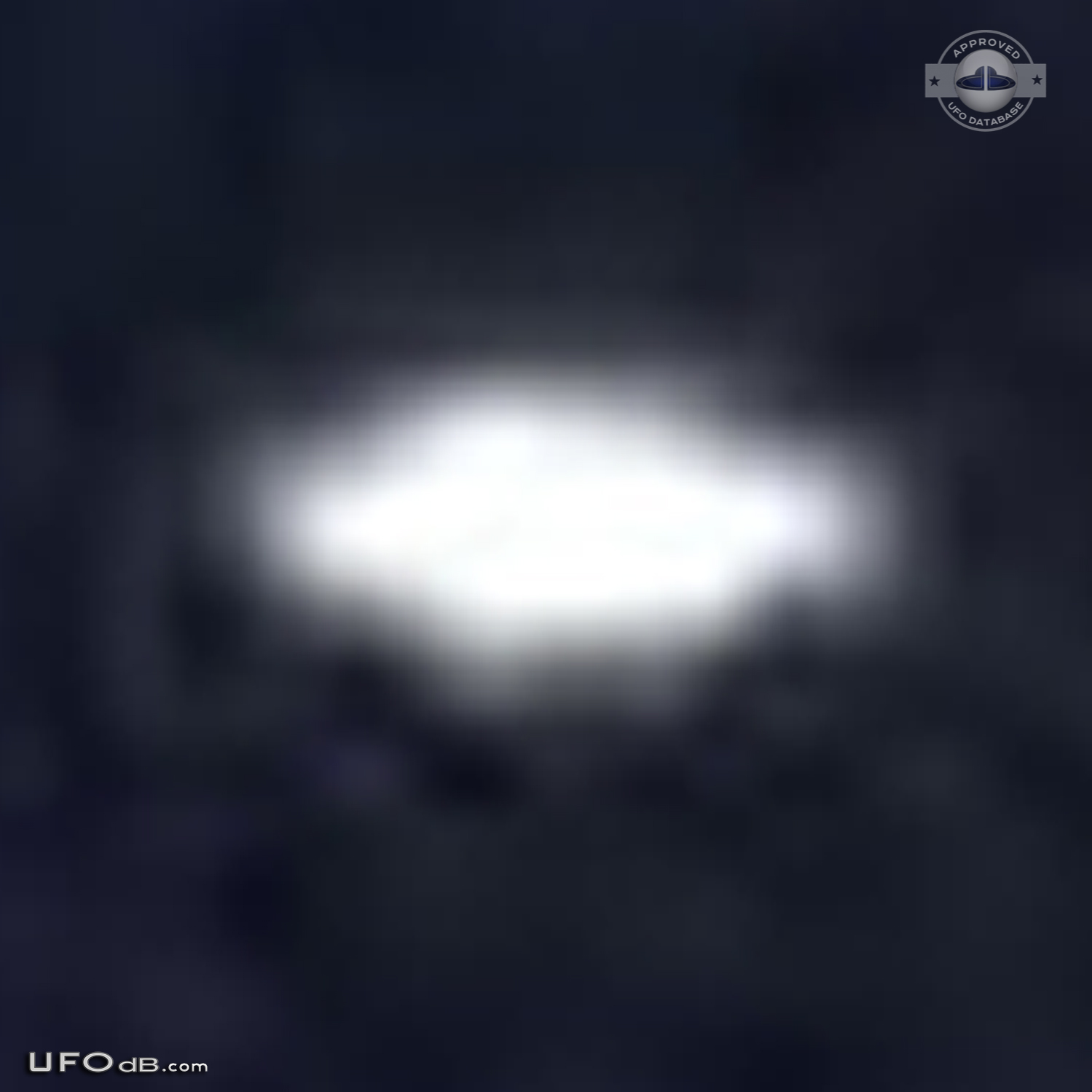 Saucer UFO picture seen over Euless Texas sent to TV station - 2013 UFO Picture #542-4