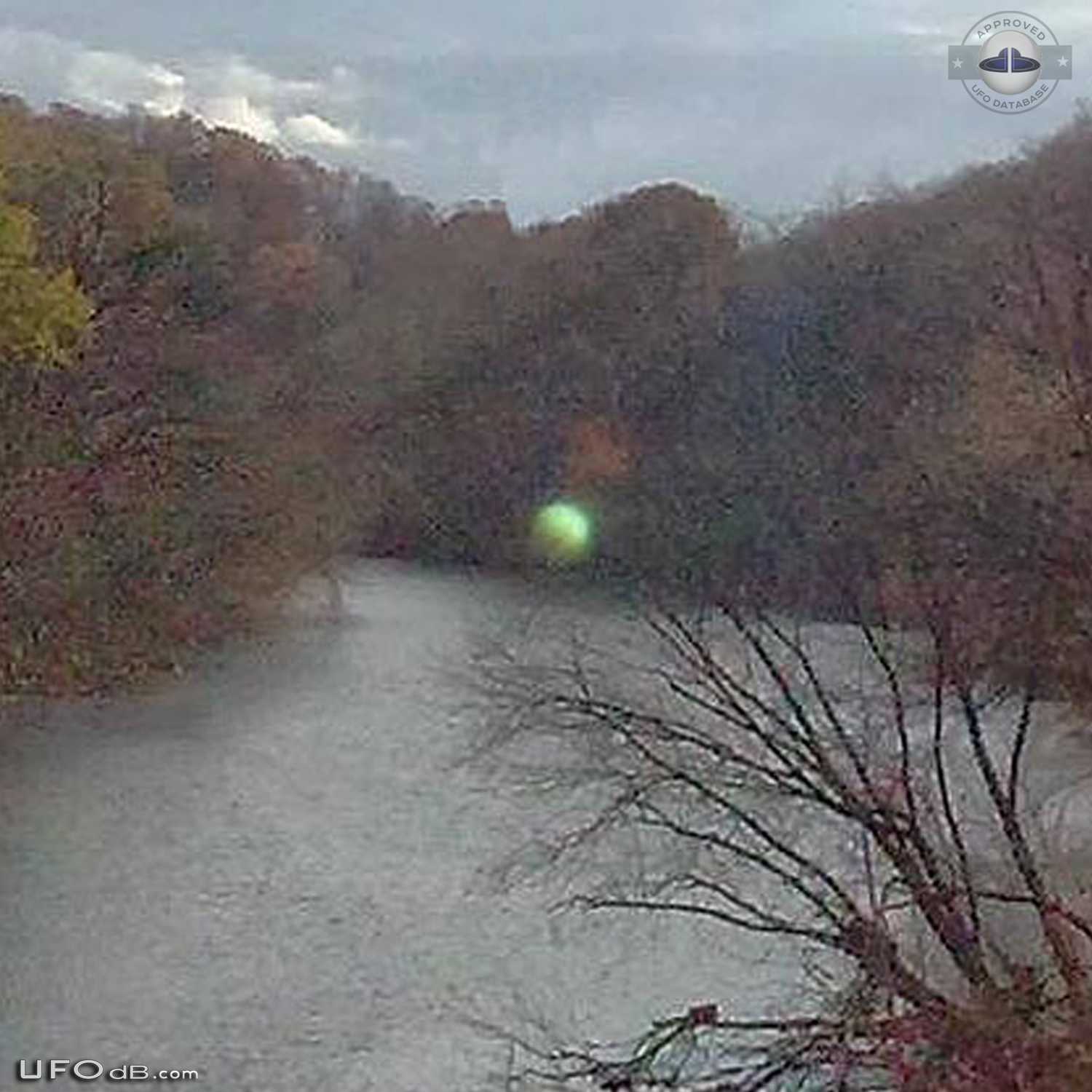 Green Orb UFO seen near greenway in Roanoke, Virginia 2013 UFO Picture #545-2