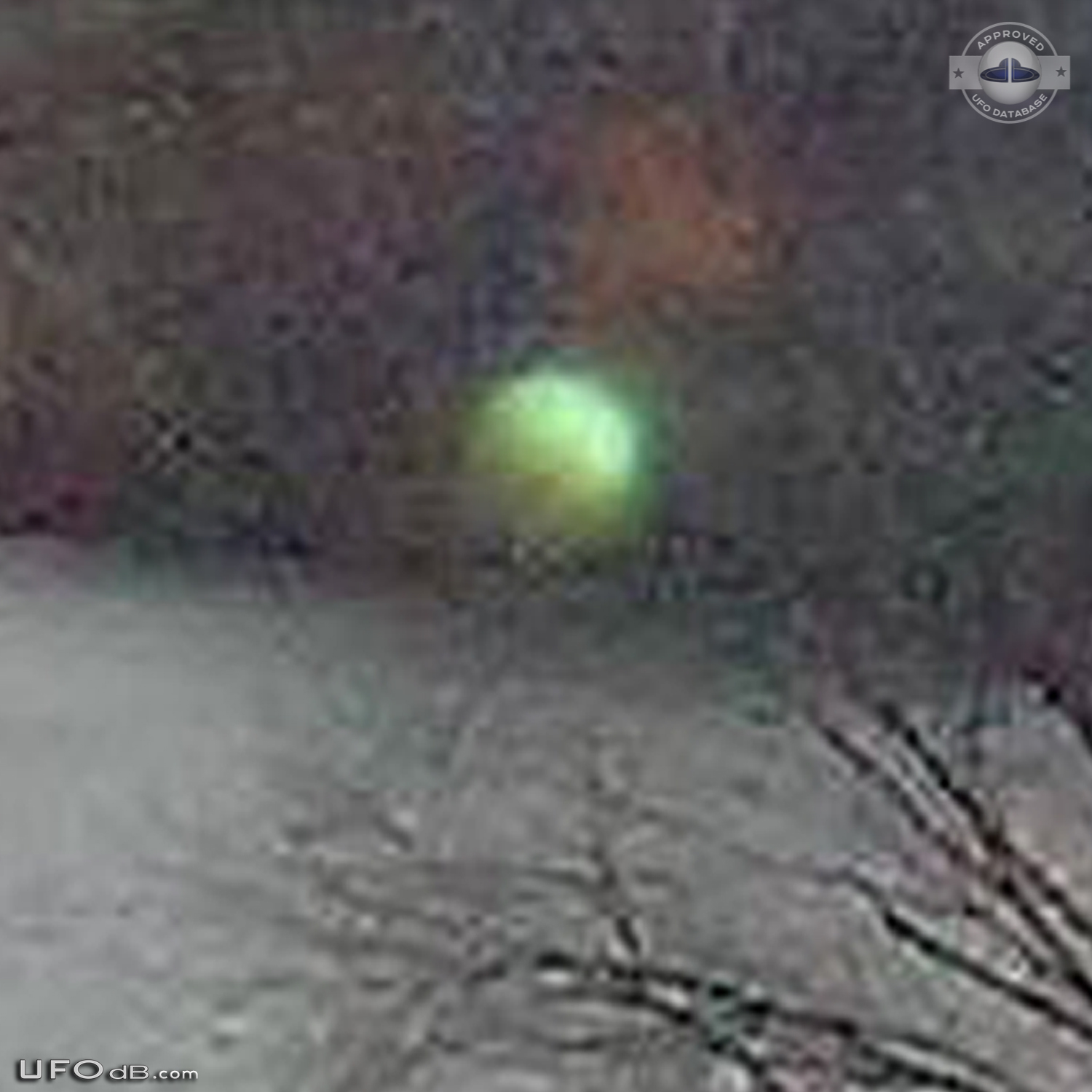 Green Orb UFO seen near greenway in Roanoke, Virginia 2013 UFO Picture #545-4