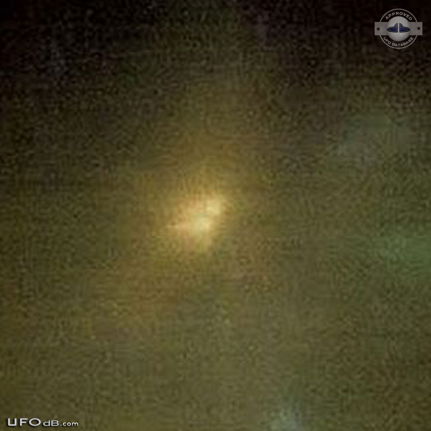 Famous Montreal Canada mass ufo sighting of November 7 1990 UFO Picture #546-4