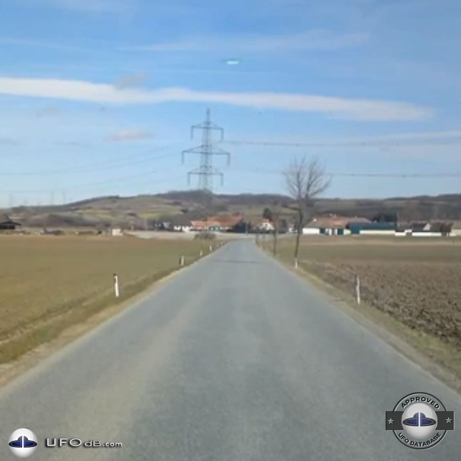 UFO picture taken near Sitzendorf an der Schmida in Austria - 2013 UFO Picture #547-1