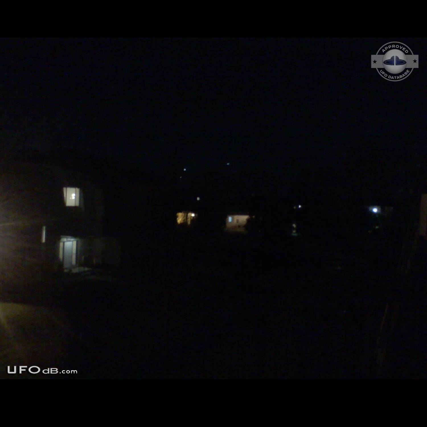 At least 20 UFOs flying near each other very bright & fast Westland MI UFO Picture #548-1