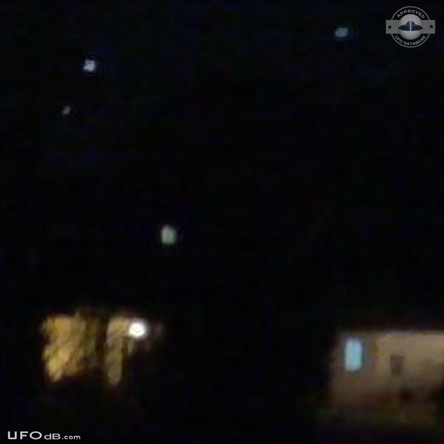At least 20 UFOs flying near each other very bright & fast Westland MI UFO Picture #548-5