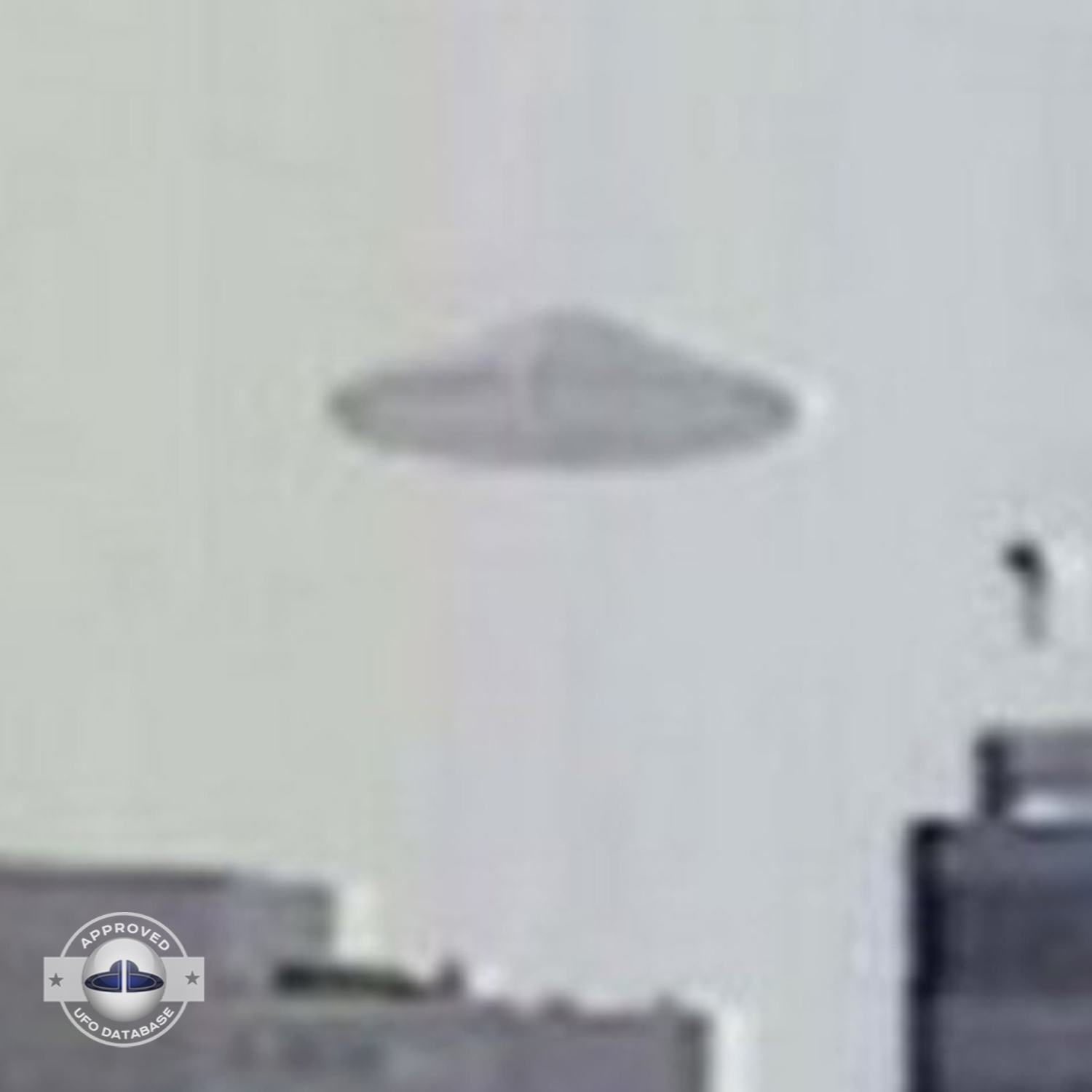 Mexico city August 6 1997 UFO Pictures from famous video (UFOdB.com) UFO Picture #55-4