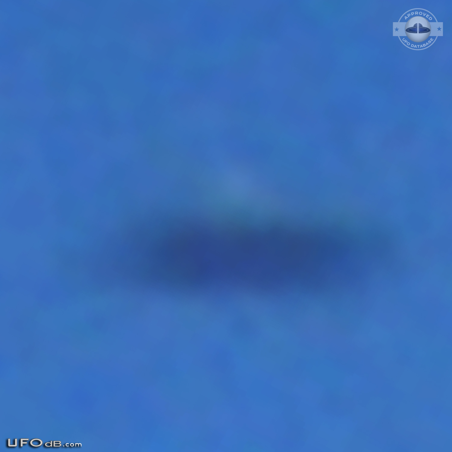 Picture of Graffiti on wall captures UFO in the sky in Cumbaya Ecuador UFO Picture #552-6
