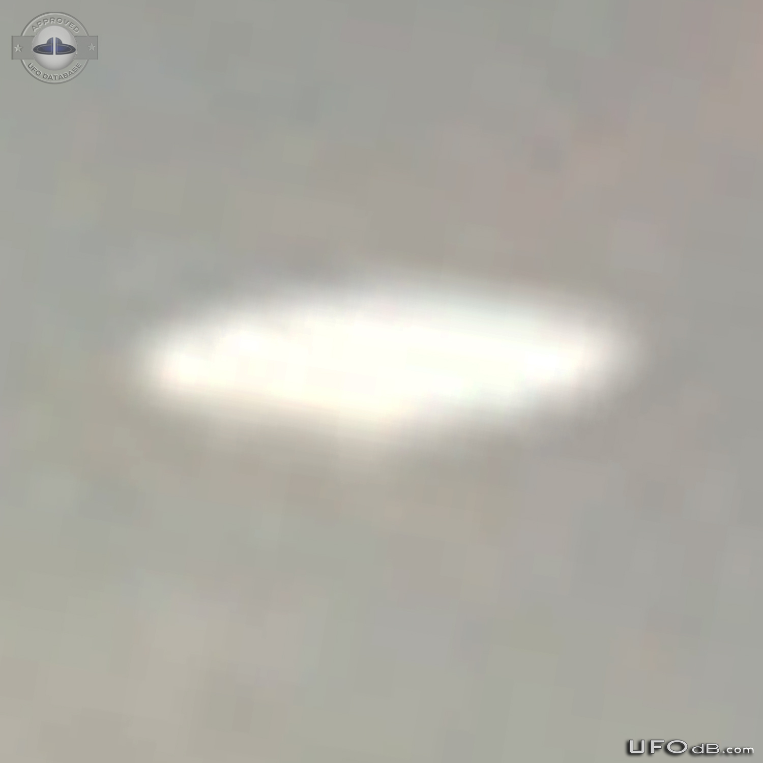Morning UFO sighting in the sky above Barnoldswick, Lancashire UK 2013 UFO Picture #554-6