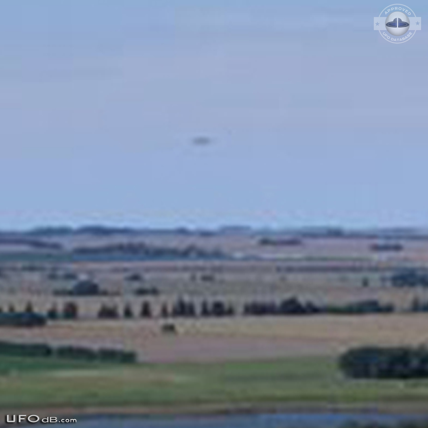 UFO picture showing Saucer in the distance in Suco, Cordoba, Argentina UFO Picture #555-3