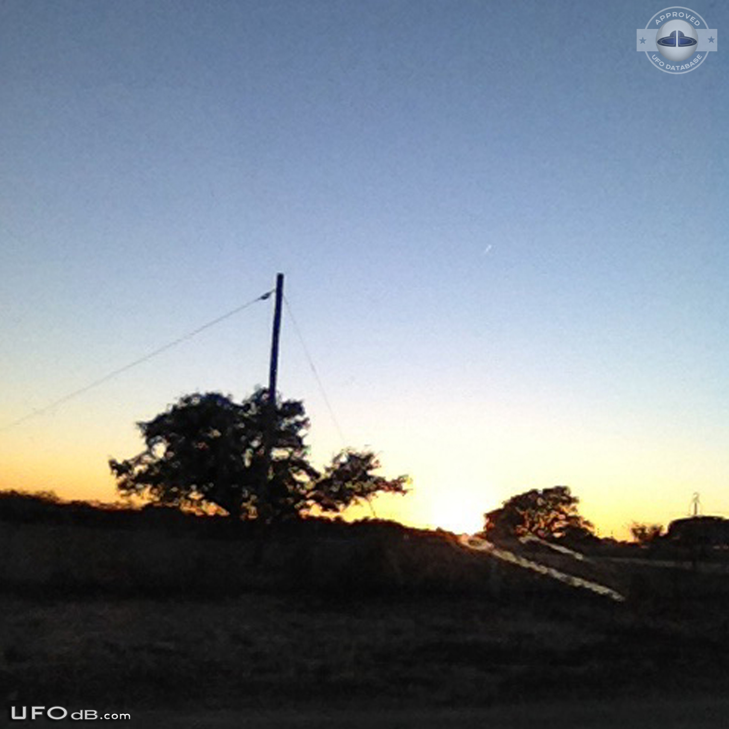 Very Reflective Sphere UFO caught on picture in Boerne, Texas 2013 UFO Picture #557-3
