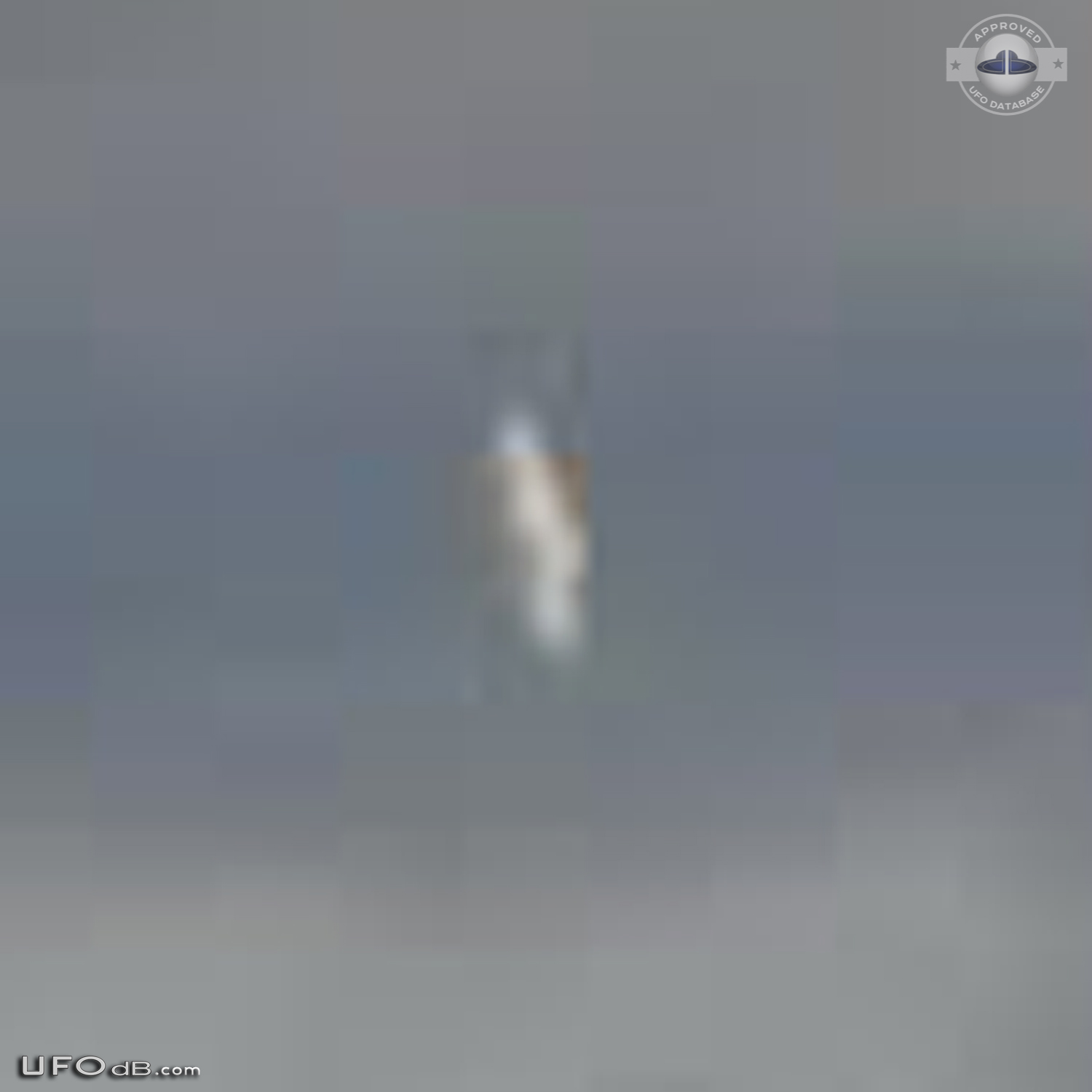 Fast speed UFO sighting from balcony in city Allahabad, India 2014 UFO Picture #564-3