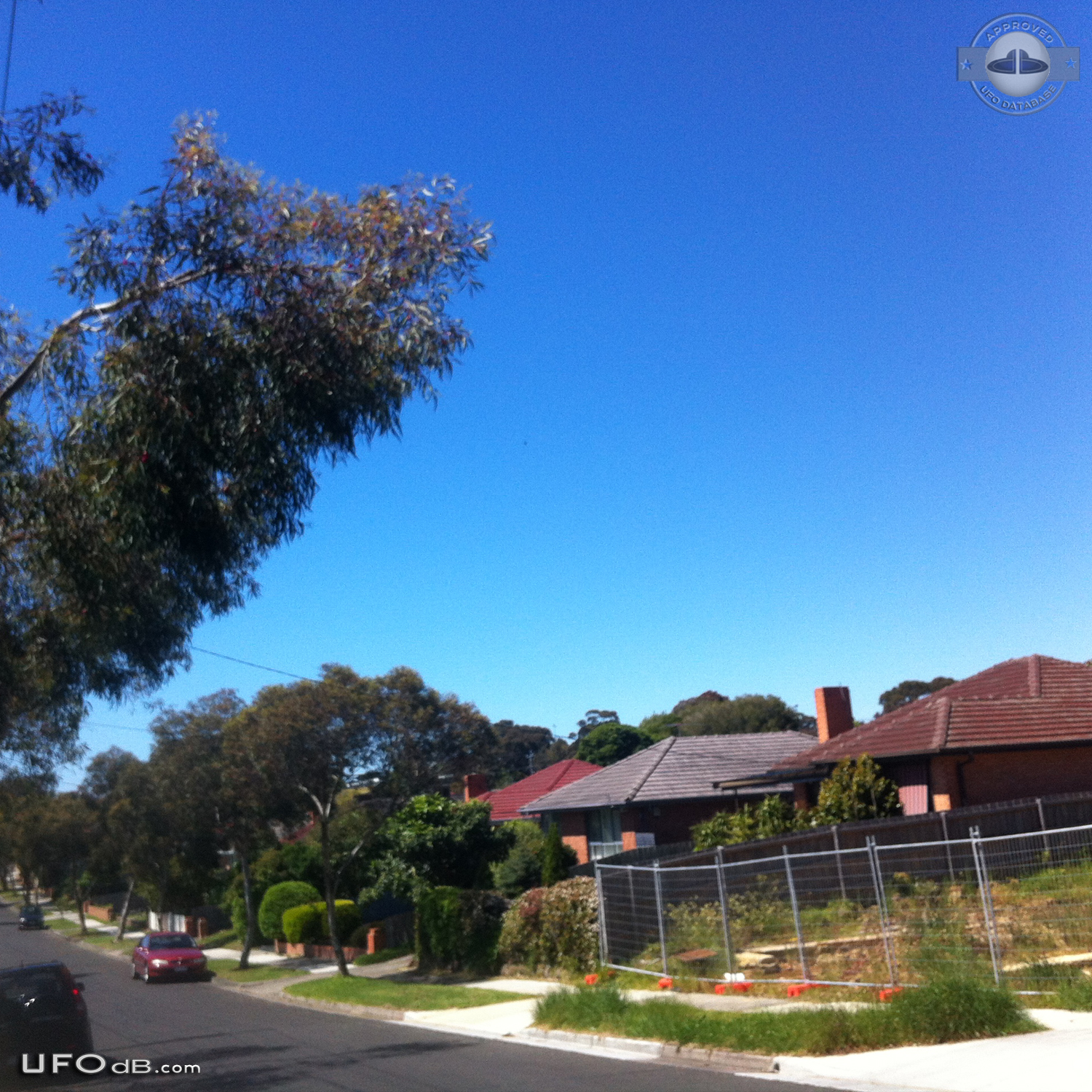 Donut Shaped UFO in blue sky over Blackburn North, Australia in 2012 UFO Picture #575-1