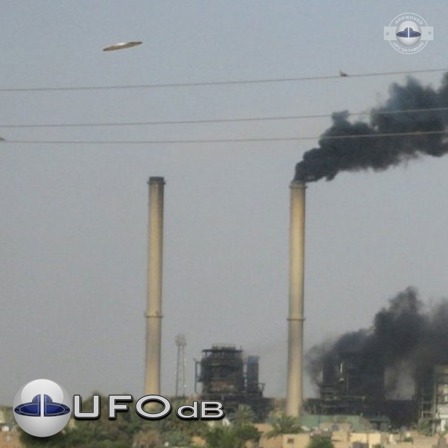 The flying saucer is flying over an industrial factory in Baghdad UFO Picture #58-2