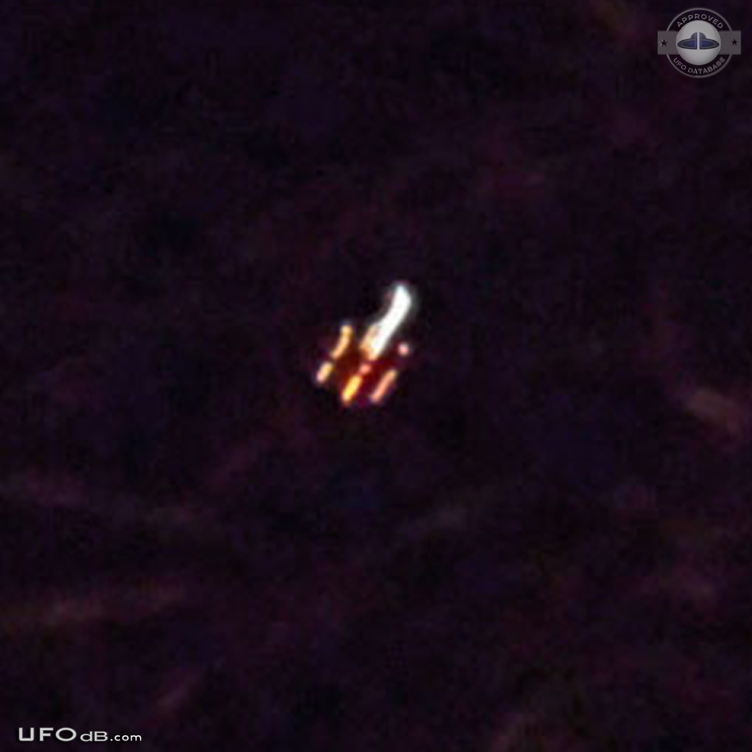 Strange object in the sky of Timmins Ontario Canada on January 22 2015 UFO Picture #581-3