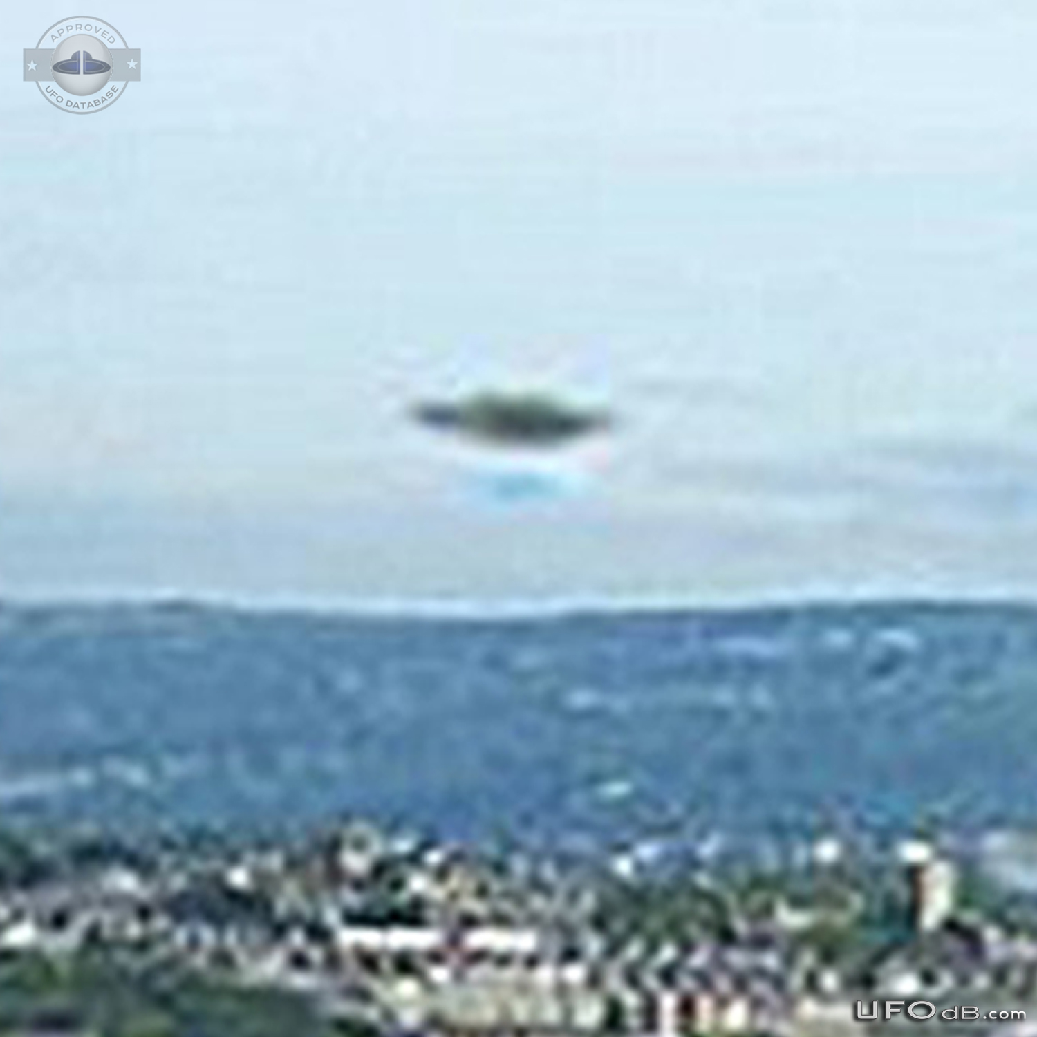 neighborhood picture captures UFO in Shipley west Yorkshire UK 2014 UFO Picture #586-4
