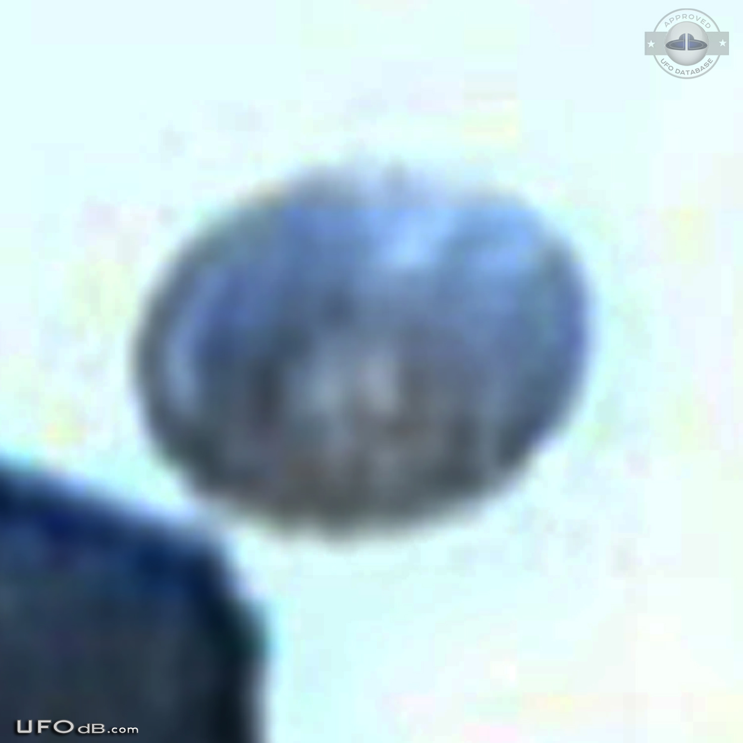 Saucer UFO seen right over Church in Norwich, Norfolk UK 2005 UFO Picture #587-5