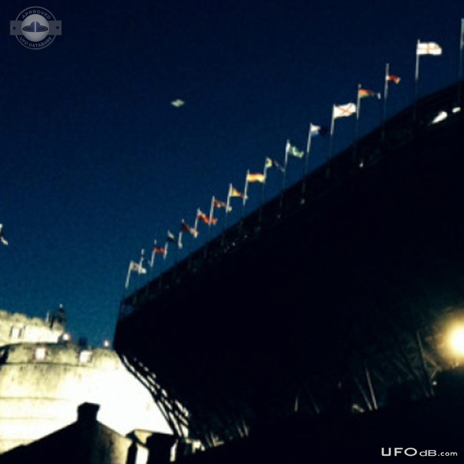 Edinburgh Castle visited by strange UFO in Scotland august 9 2014 UFO Picture #590-2