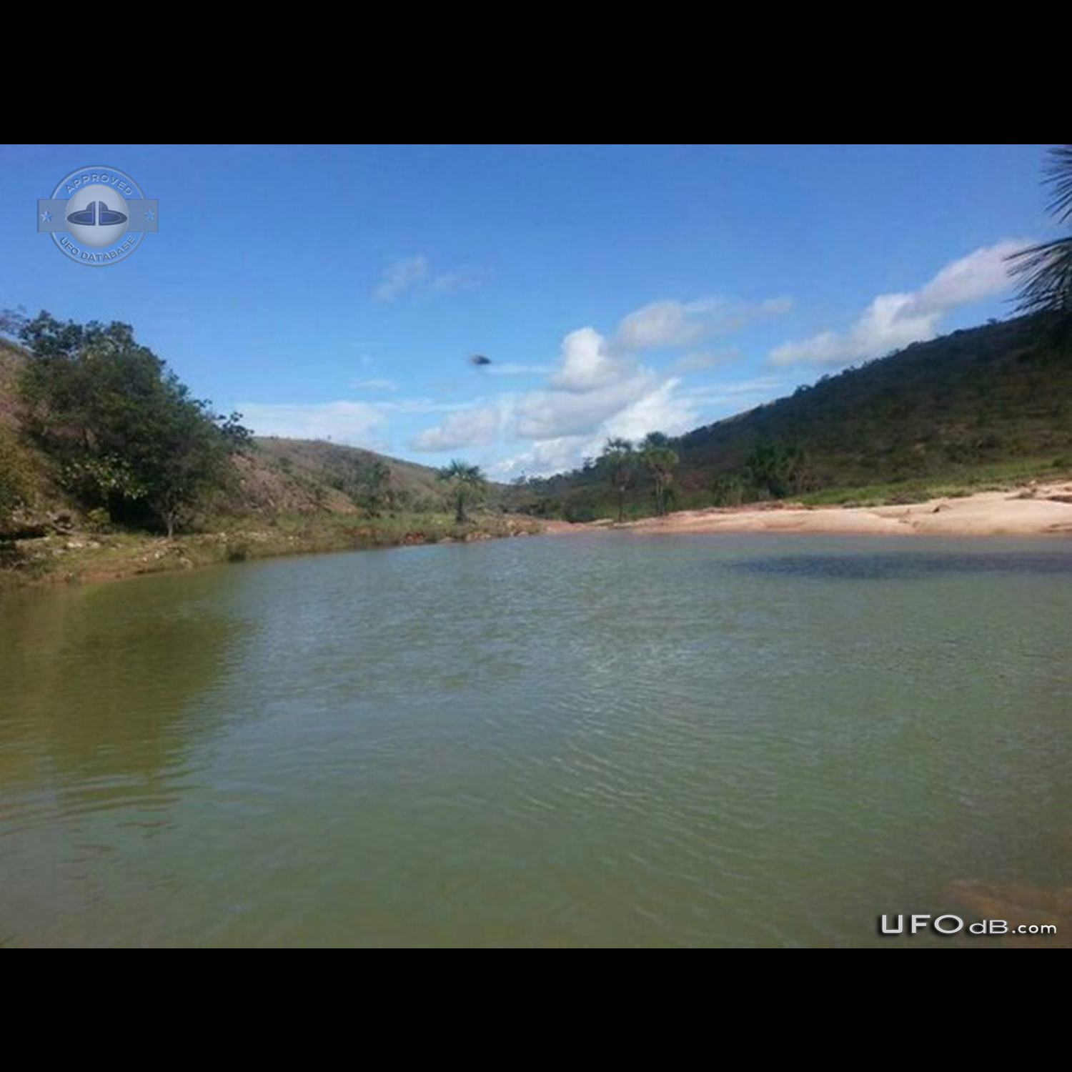 UFO in Raposa Serra do Sol, Roraima in Brazil - July 12 2014 UFO Picture #591-1