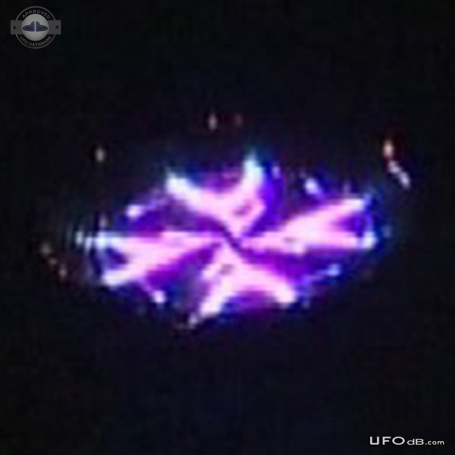 It was a big flying object UFO with purple or teal light - Los Banos UFO Picture #597-4