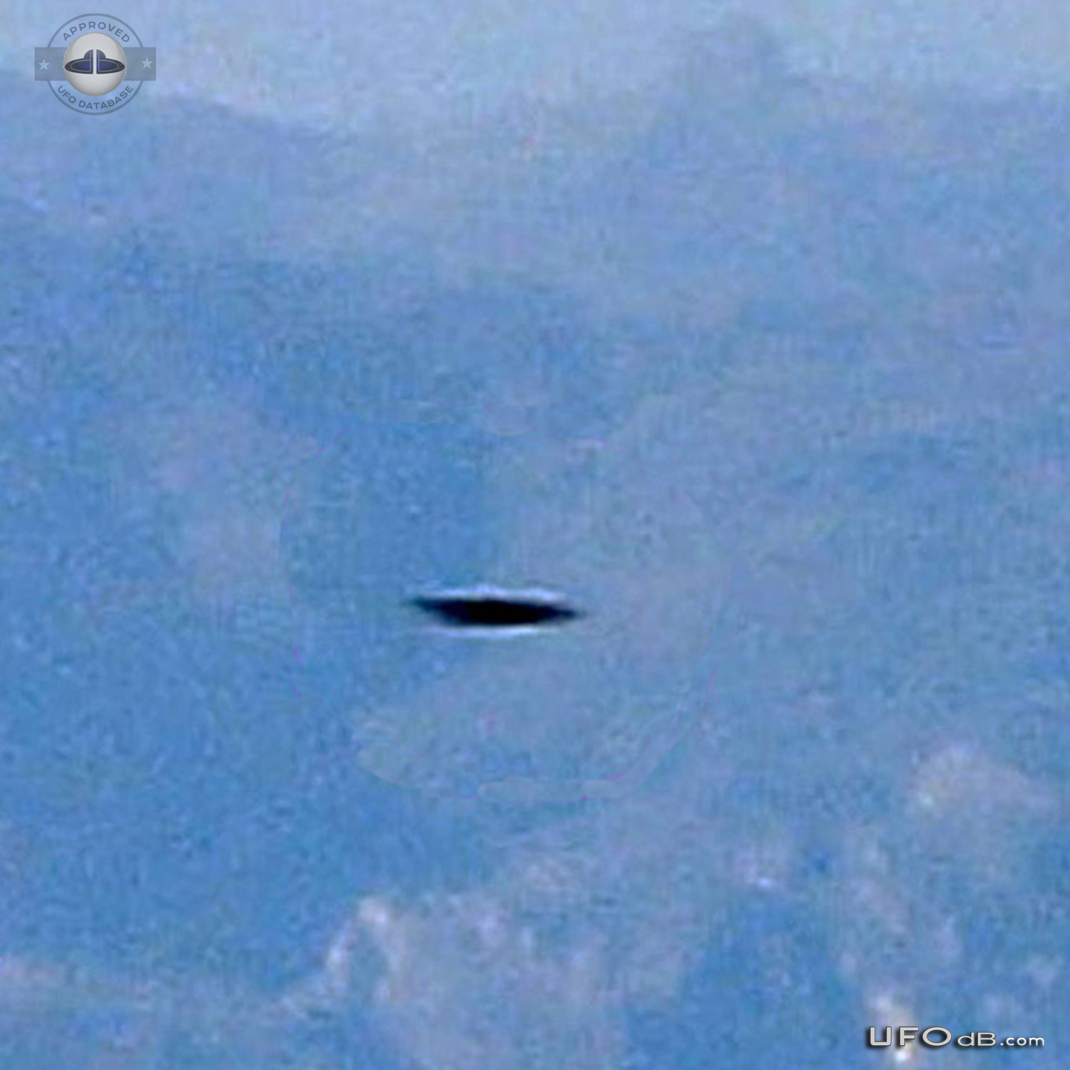 Many UFO pictures caught over Messina Strait Sicily Italy Dec 2014 UFO Picture #598-1