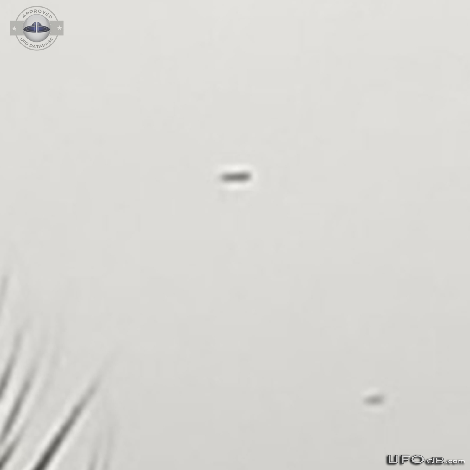3 disc shaped UFOs seen over Siracusa Sicily Italy january 2014 UFO Picture #599-6