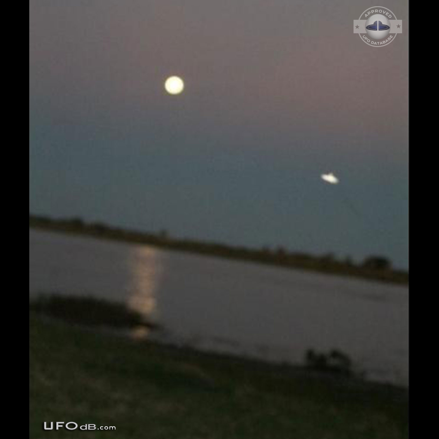 Fishermen surprised twice by UFO in Villa Ocampo Santa Fe AR 2015 UFO Picture #604-1