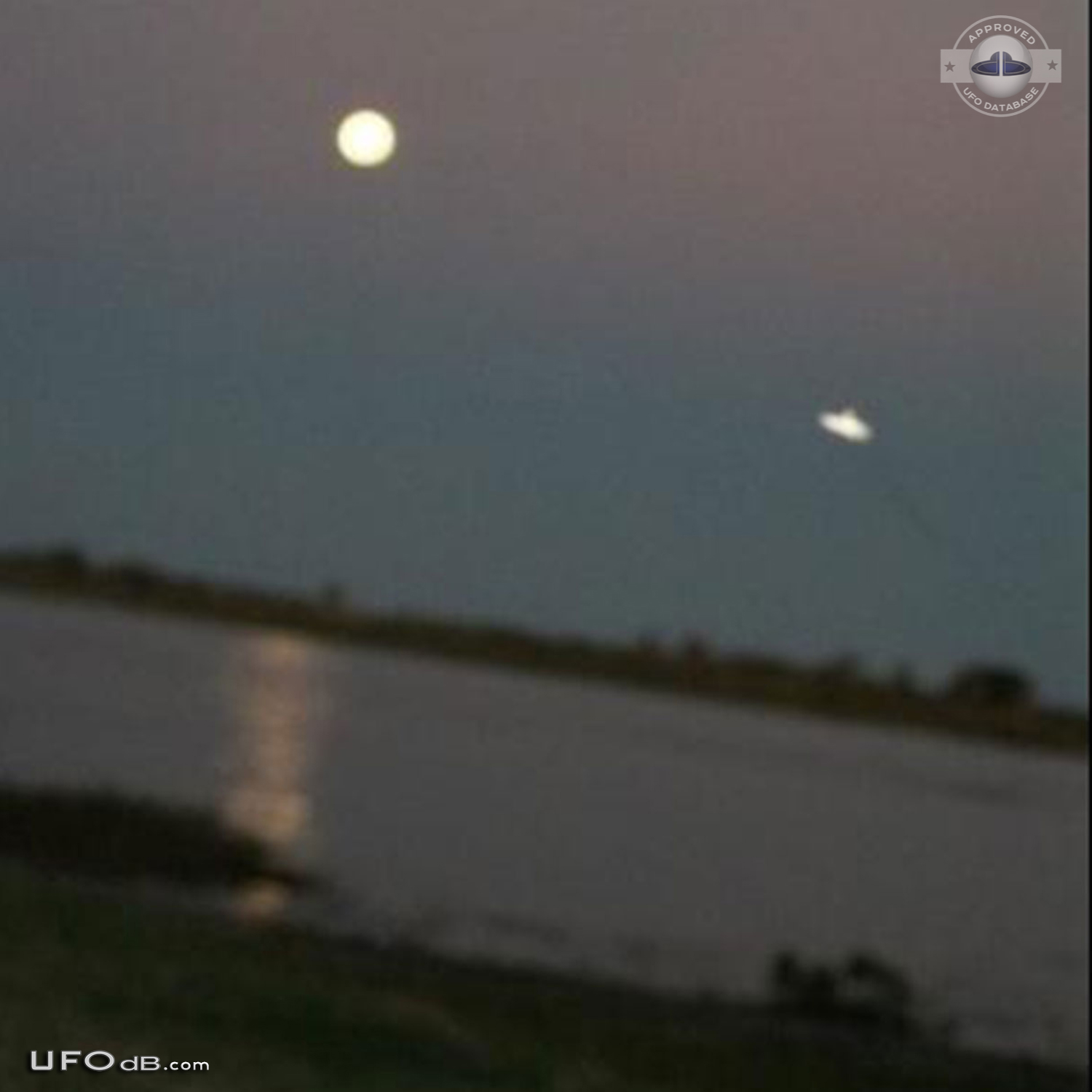 Fishermen surprised twice by UFO in Villa Ocampo Santa Fe AR 2015 UFO Picture #604-2