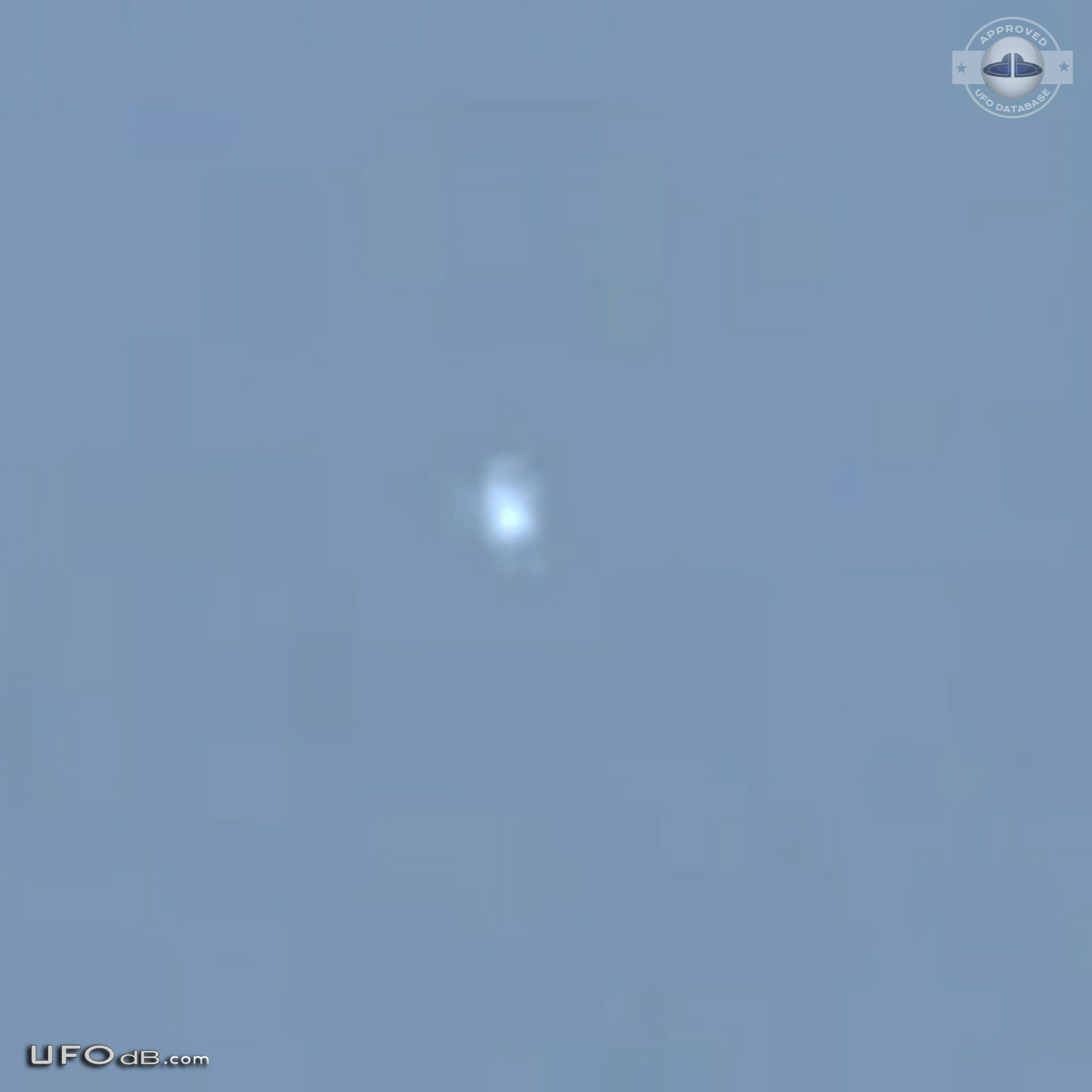 UFO seen near Military Helicopter in Tulancingo, Hidalgo Mexico 2014 UFO Picture #605-4